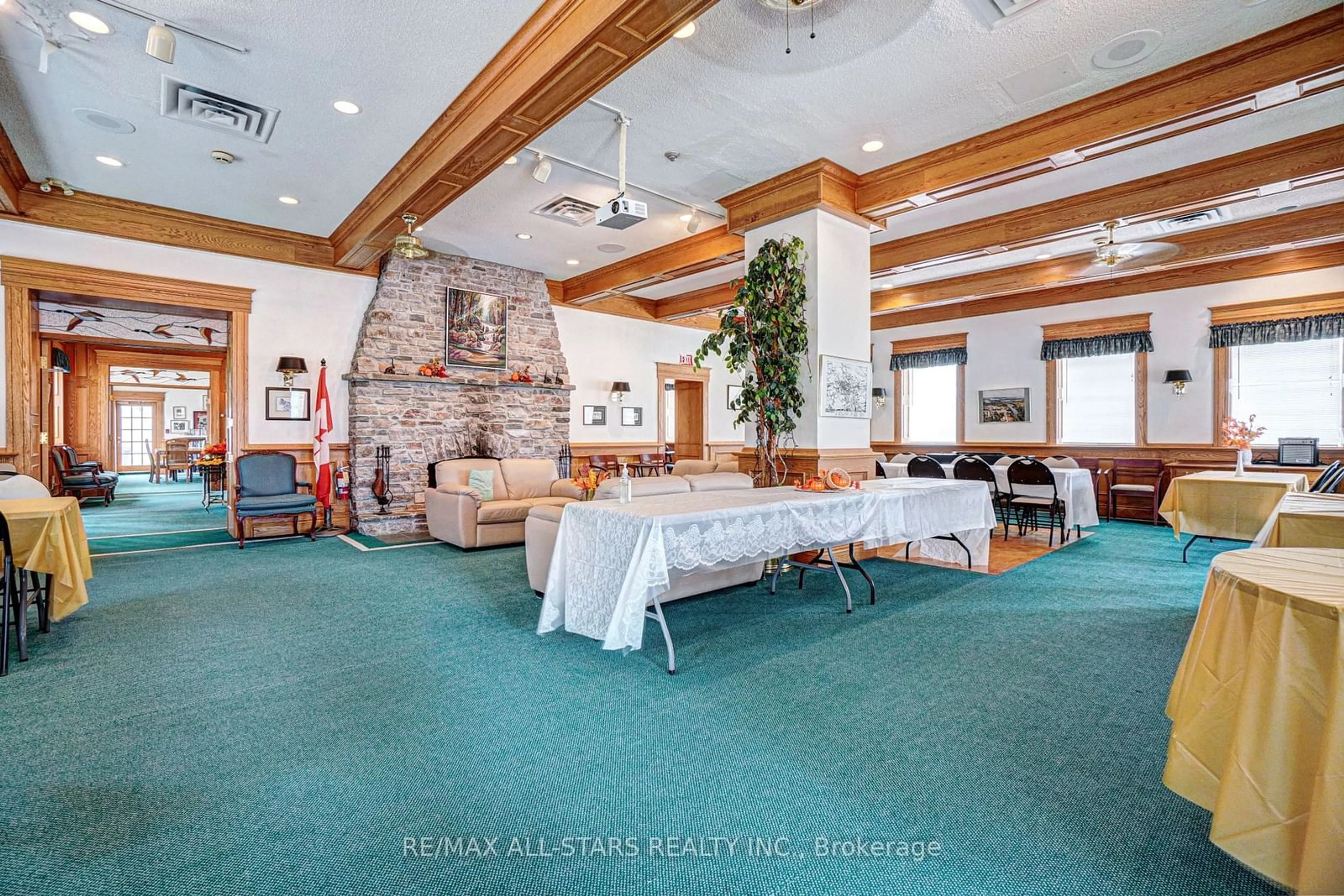 Dining room, wood floors, mountain for 51 Rivermill Blvd #306, Kawartha Lakes Ontario K9V 6E8