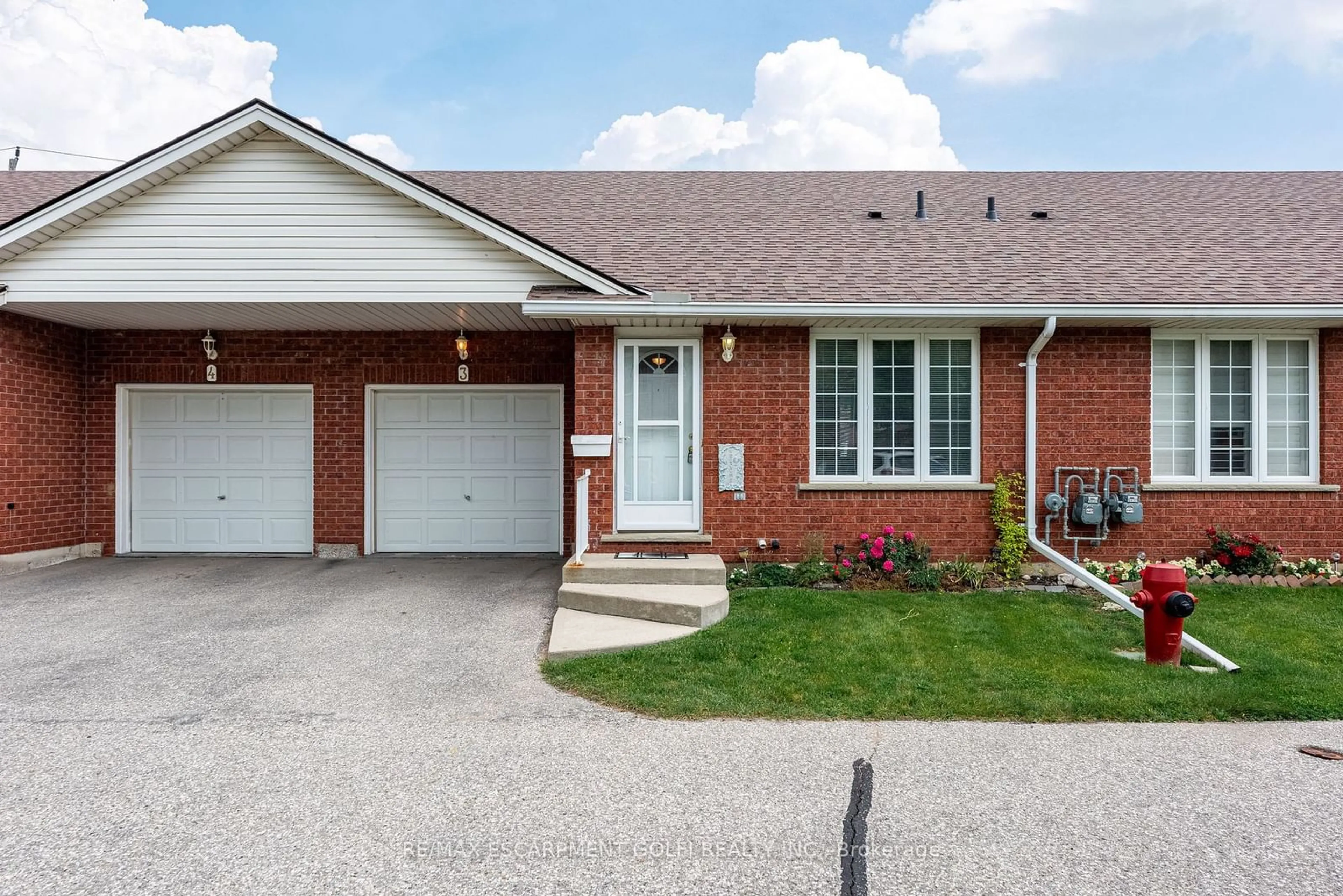 Home with brick exterior material for 45 Applewood Dr #3, Brantford Ontario N3R 8B3