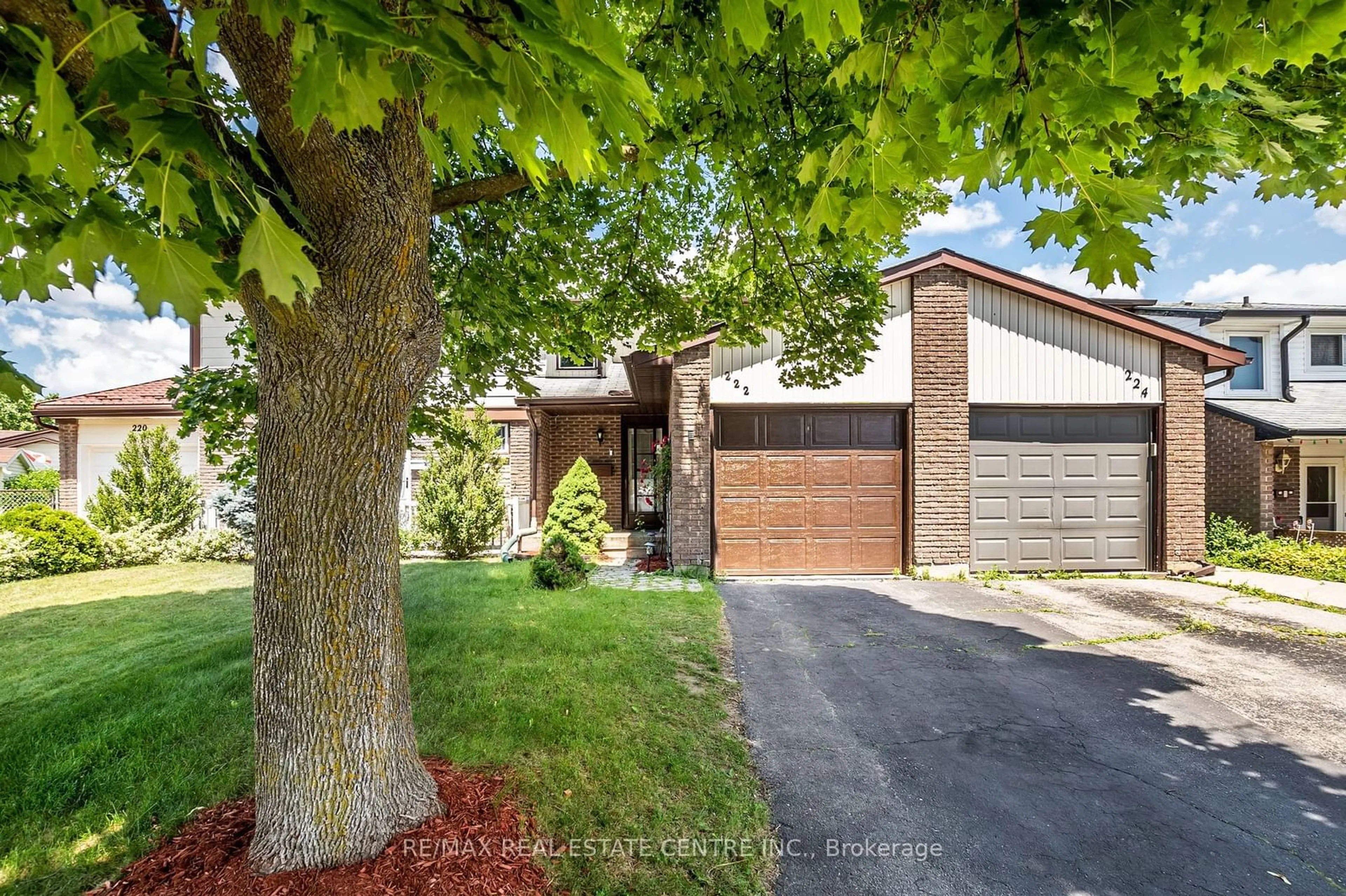 Home with brick exterior material for 222 Sunset Blvd, Cambridge Ontario N1S 4M5