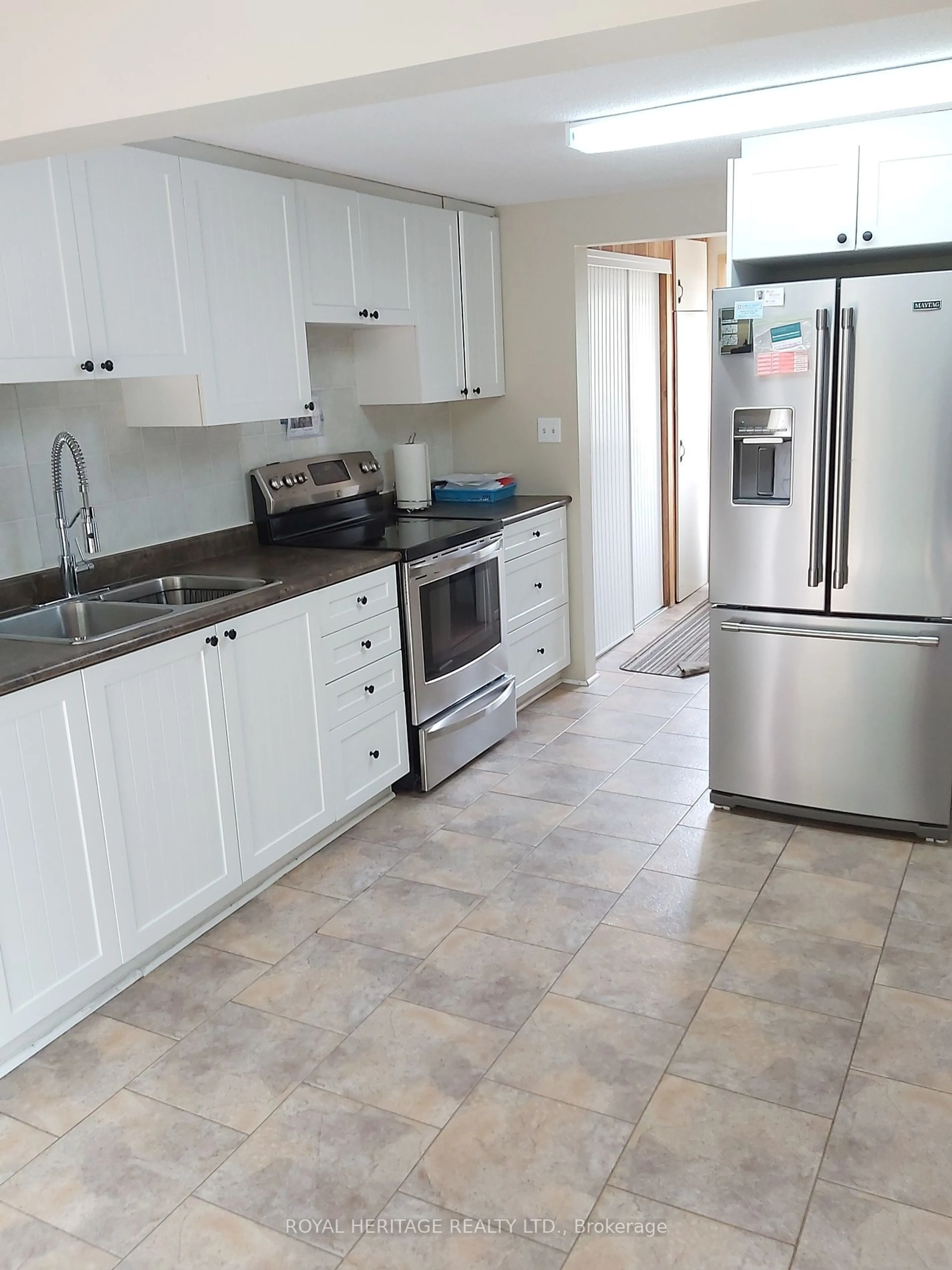 Standard kitchen for 124 North St, Kawartha Lakes Ontario K0M 1A0