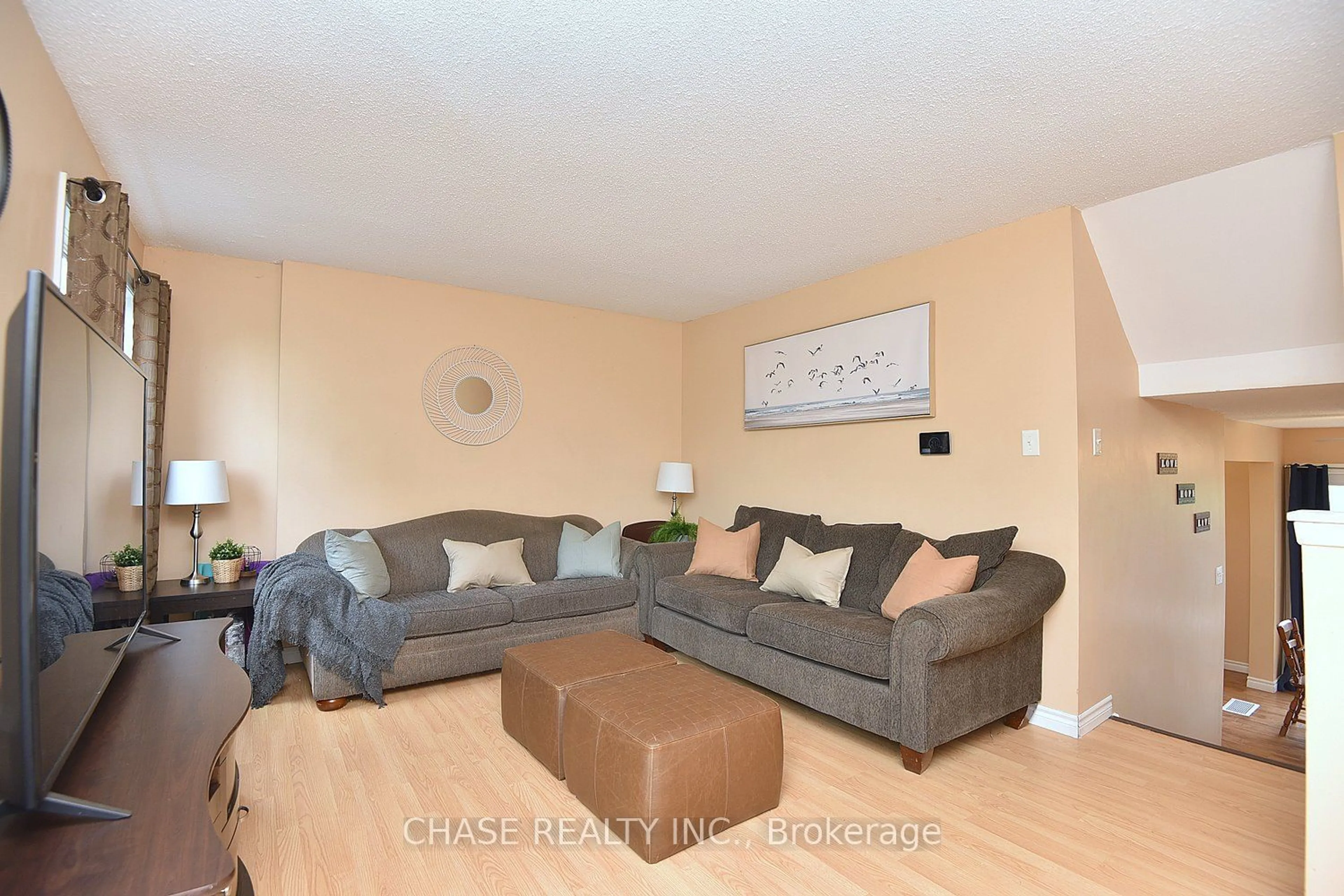 Living room for 11 Queenslea Dr #159, Hamilton Ontario L8W 1T7