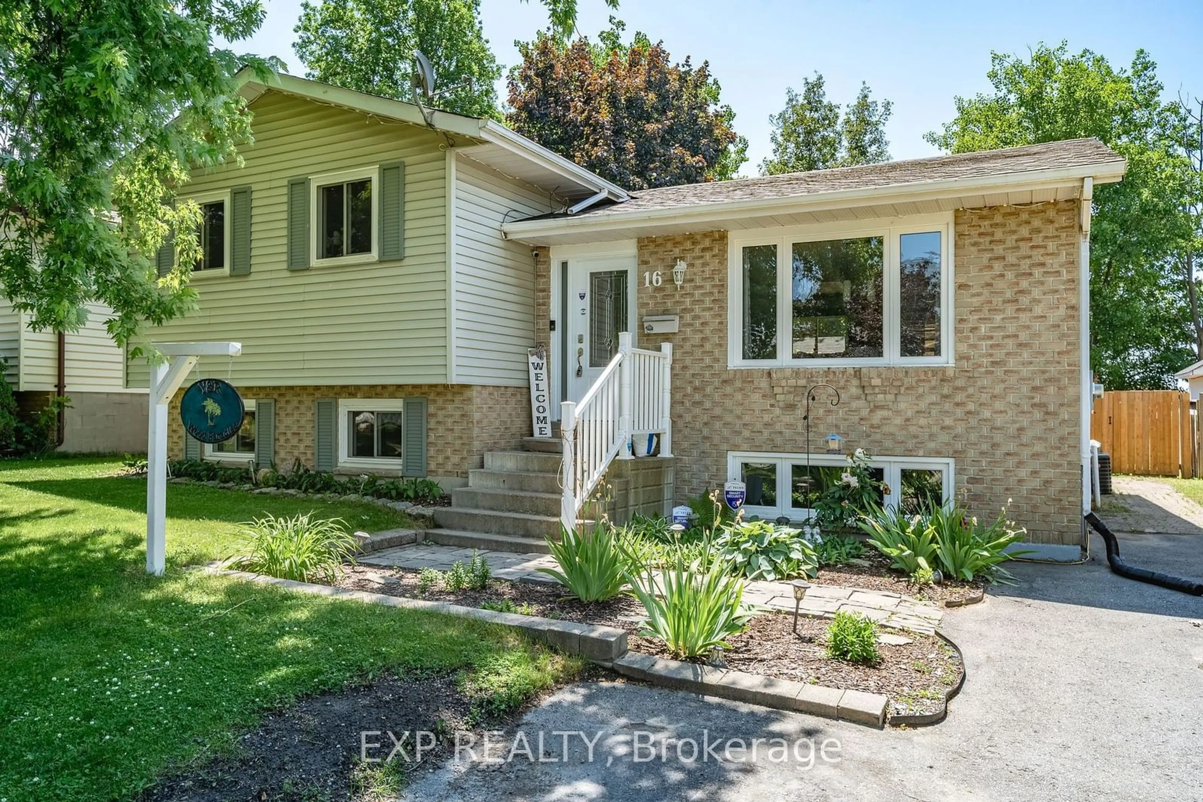Frontside or backside of a home for 16 Loraine Ave, Quinte West Ontario K8V 6M1