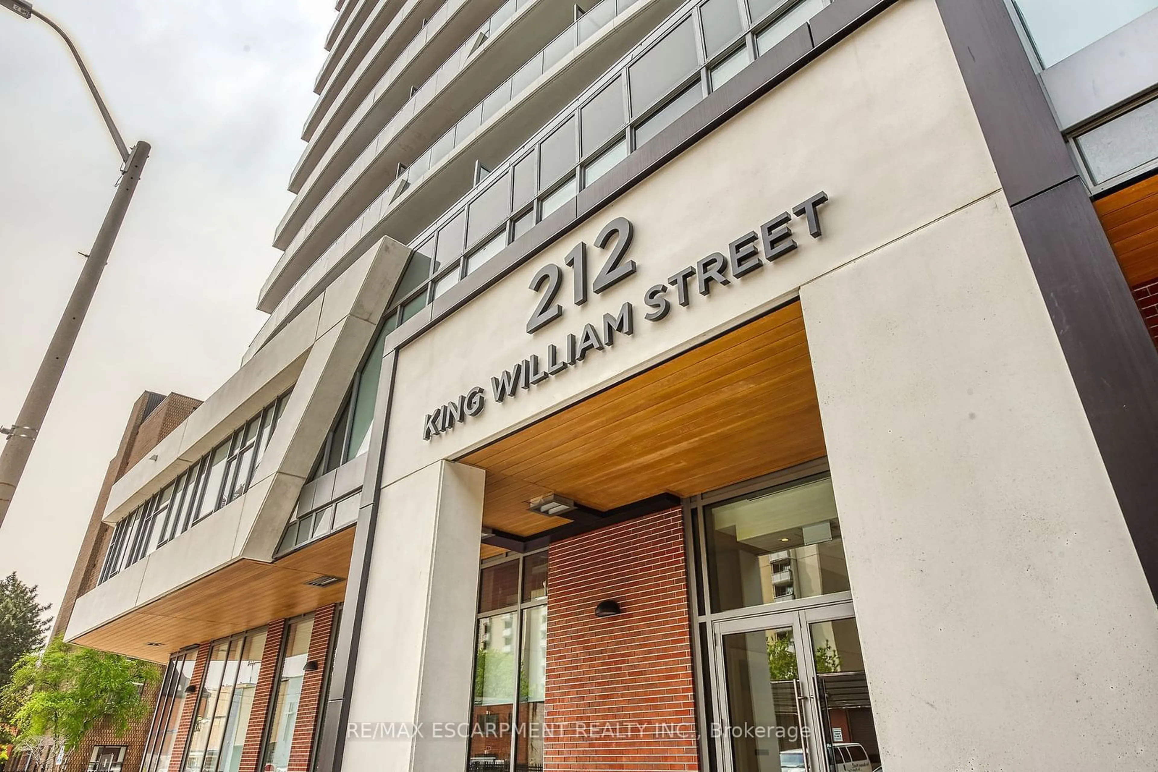 Street view for 212 King William St #805, Hamilton Ontario L8R 0A7