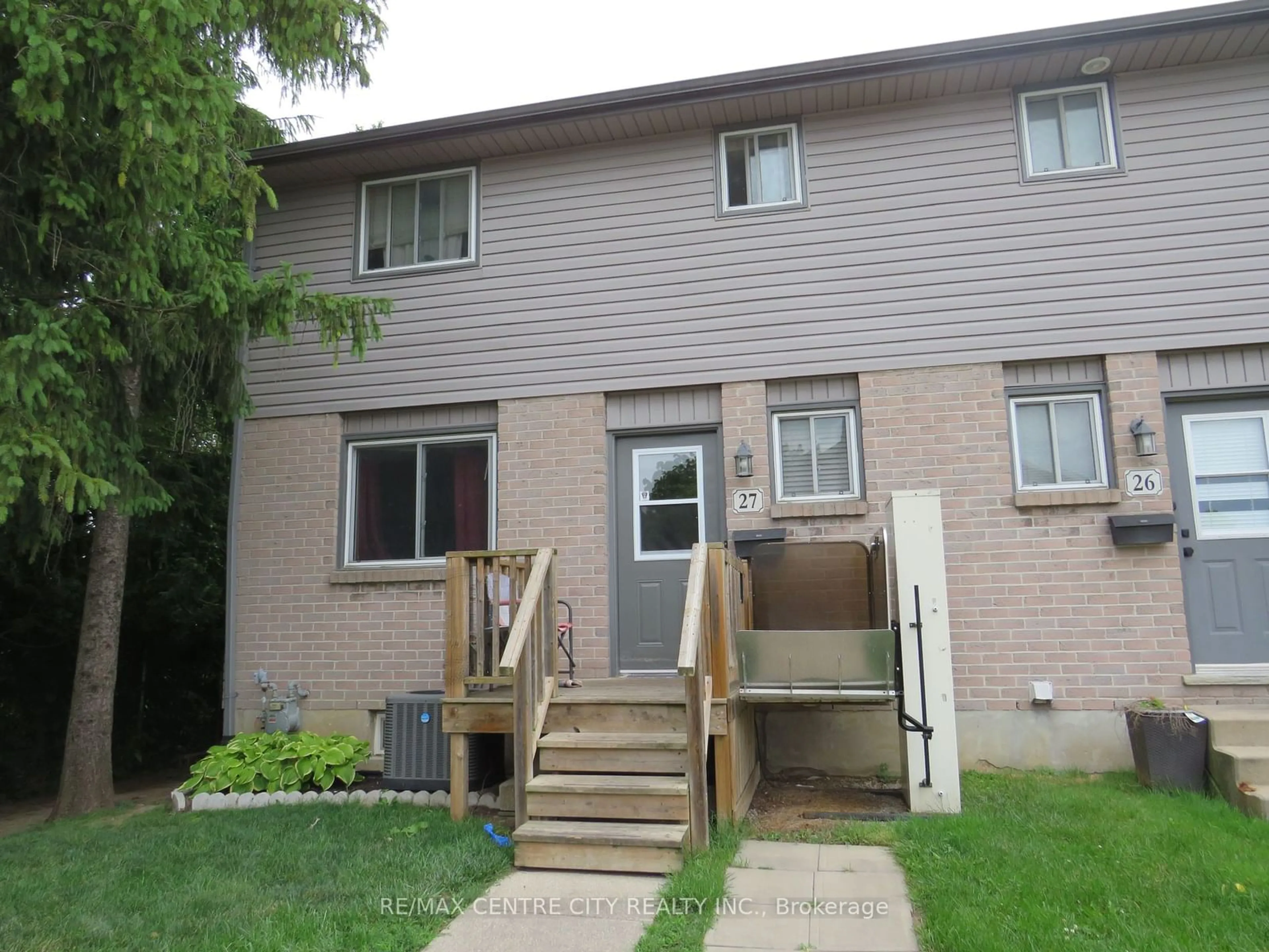 A pic from exterior of the house or condo for 490 Third St #27, London Ontario N5V 4A2