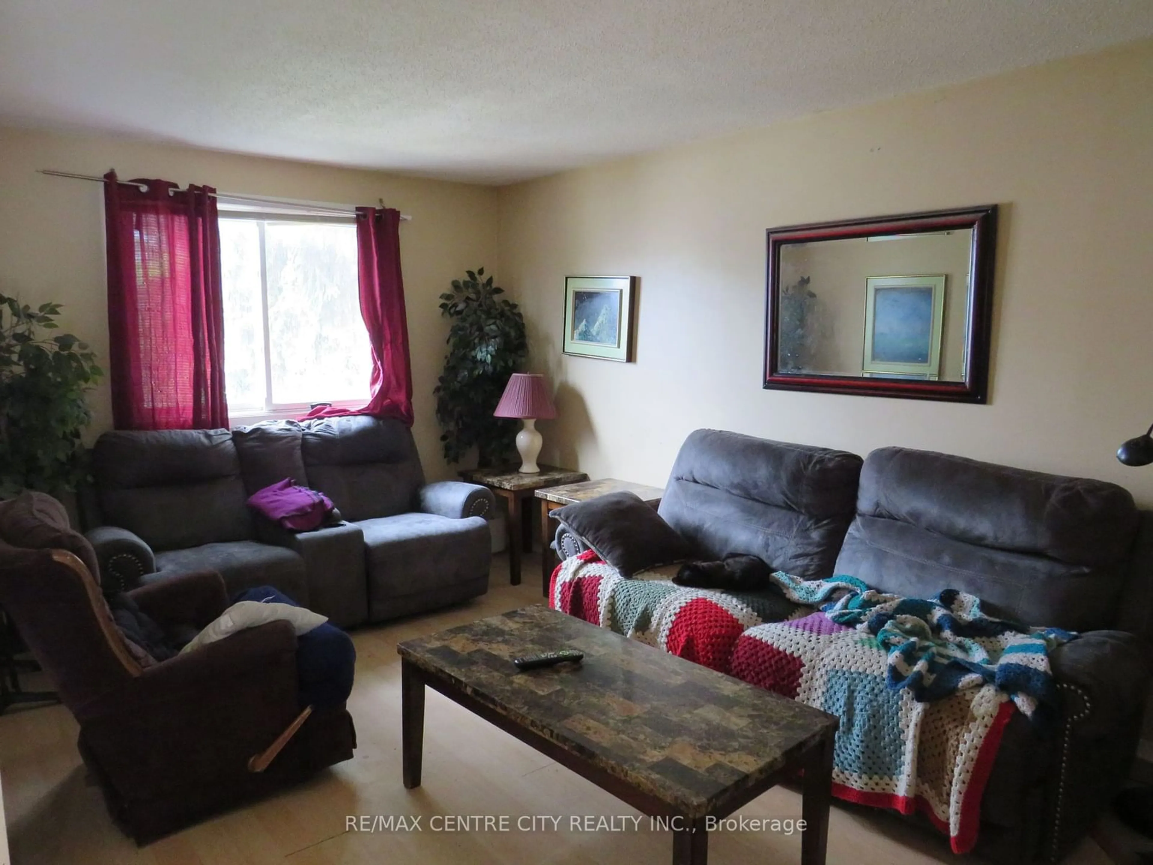 A pic of a room for 490 Third St #27, London Ontario N5V 4A2