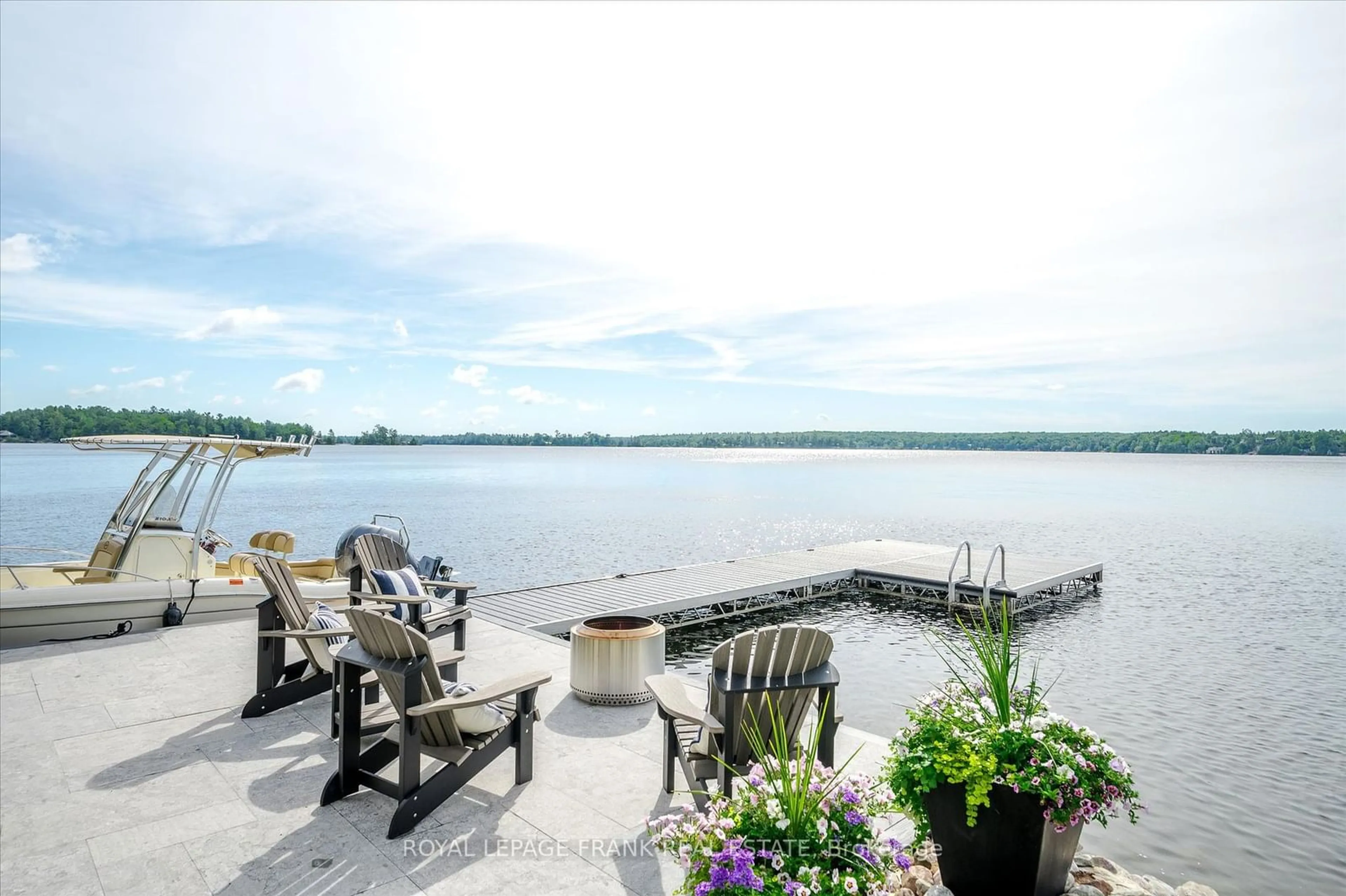 Patio, lake for 2491 Hiawatha Lane, Smith-Ennismore-Lakefield Ontario K0L 2H0