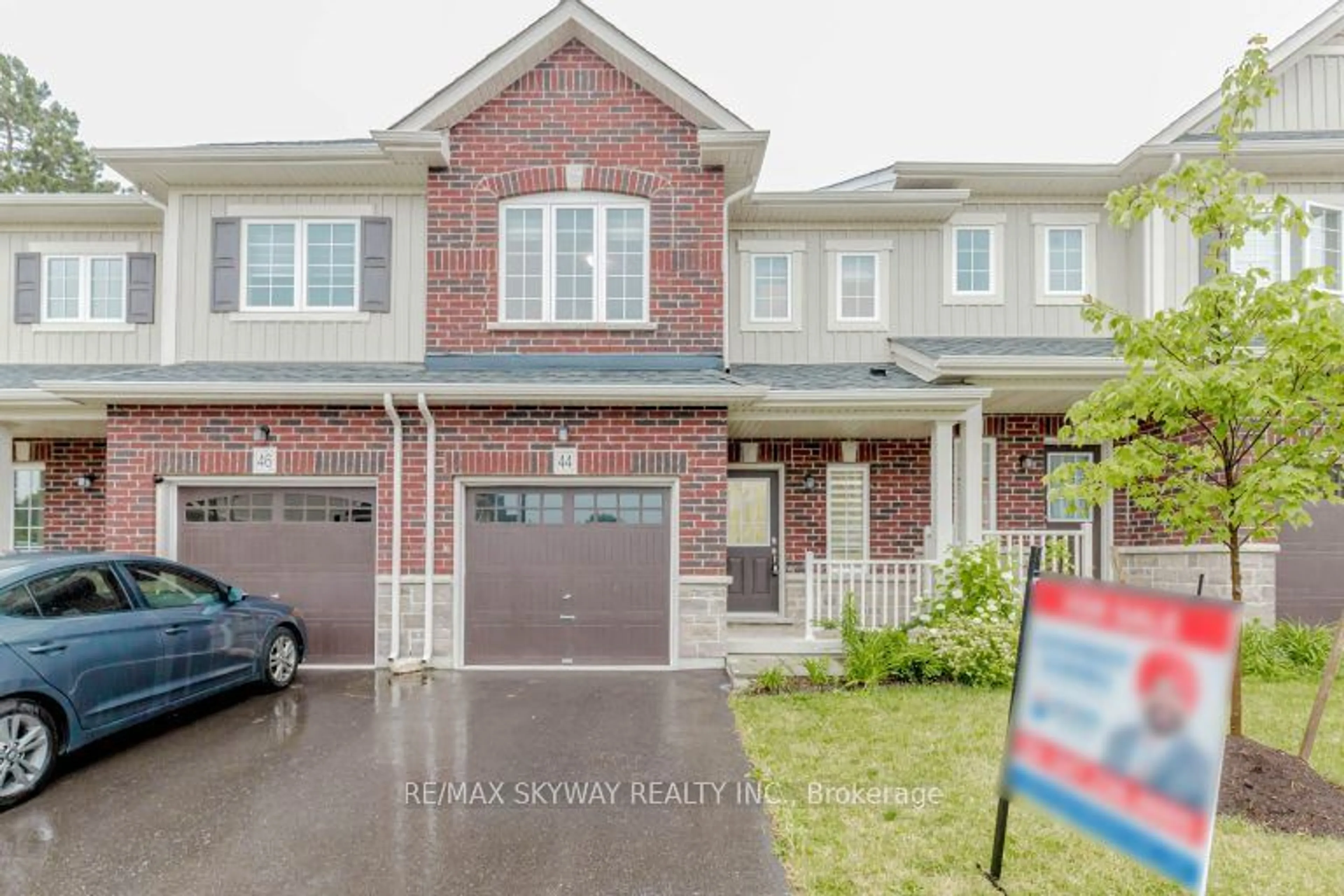 A pic from exterior of the house or condo for 44 Dewberry Dr, Kitchener Ontario N2B 0A9