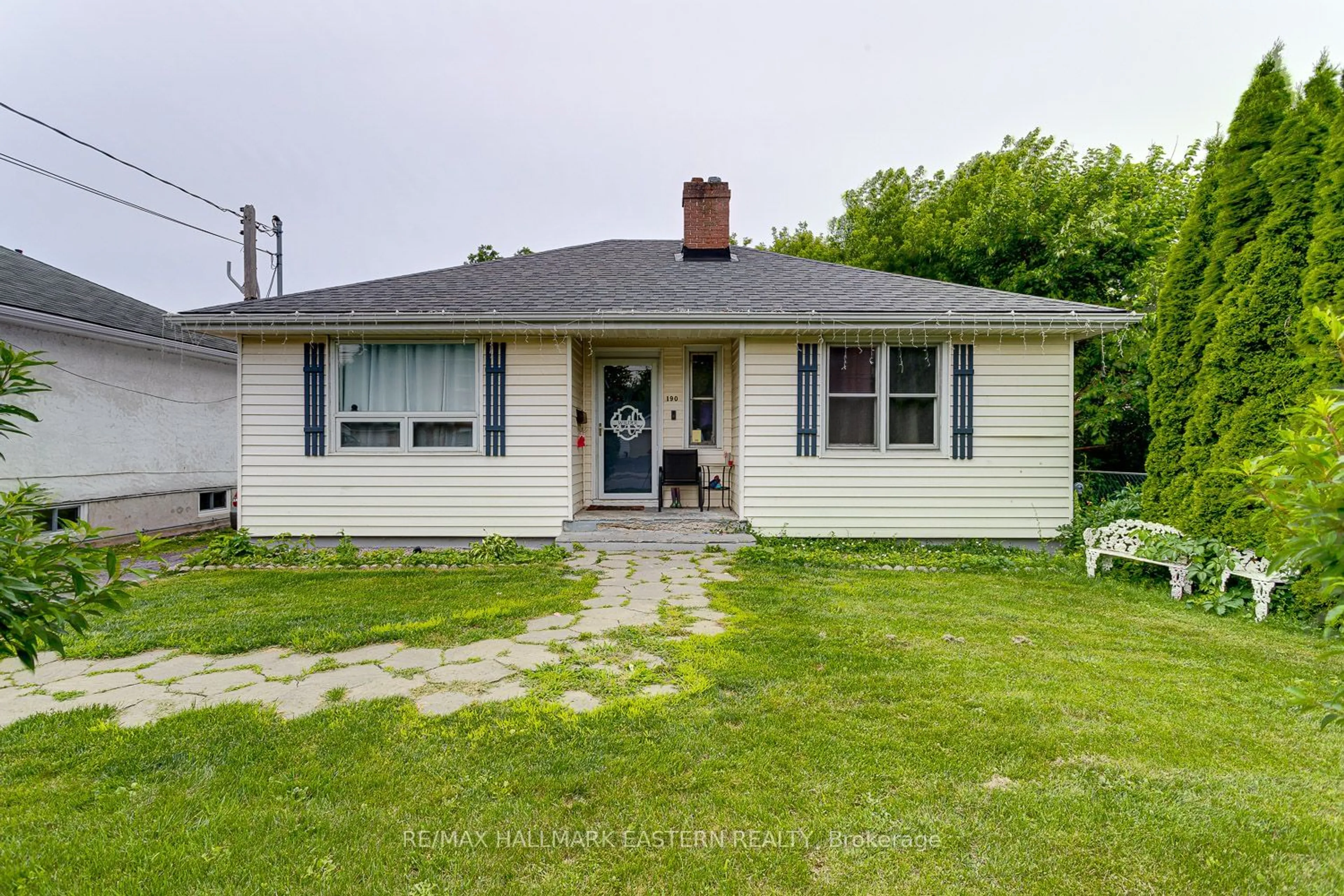 Frontside or backside of a home for 190 Lingham St, Belleville Ontario K8N 3T4