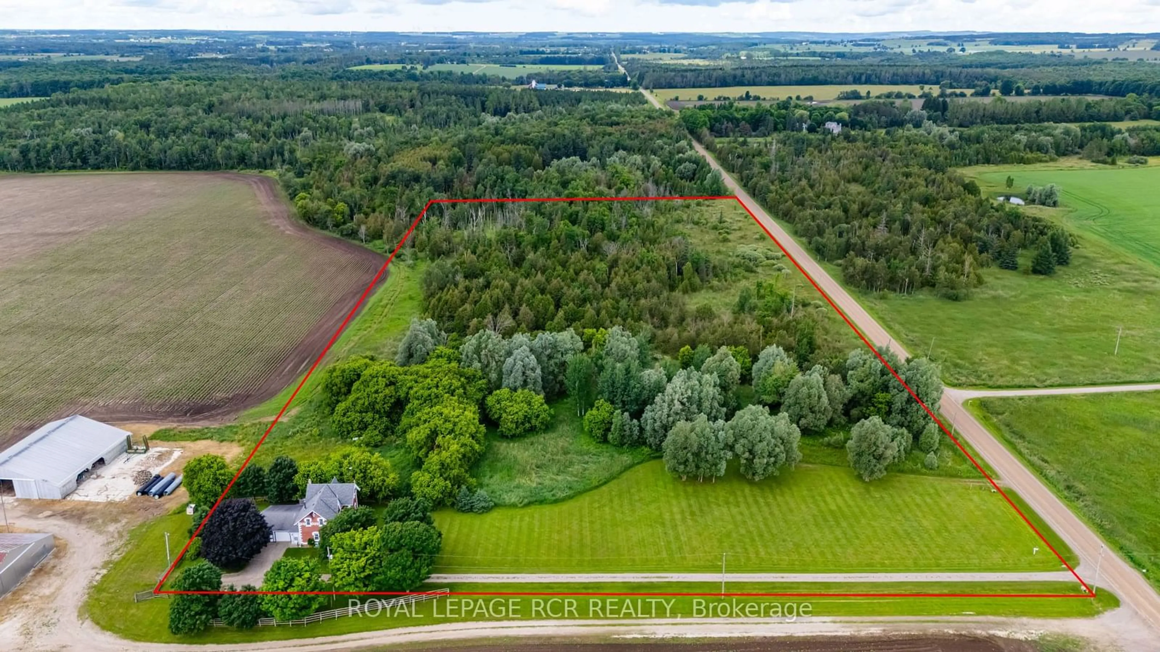 Fenced yard for 556062 Mul-Melancthon Twnln Line, Melancthon Ontario L9V 1W5