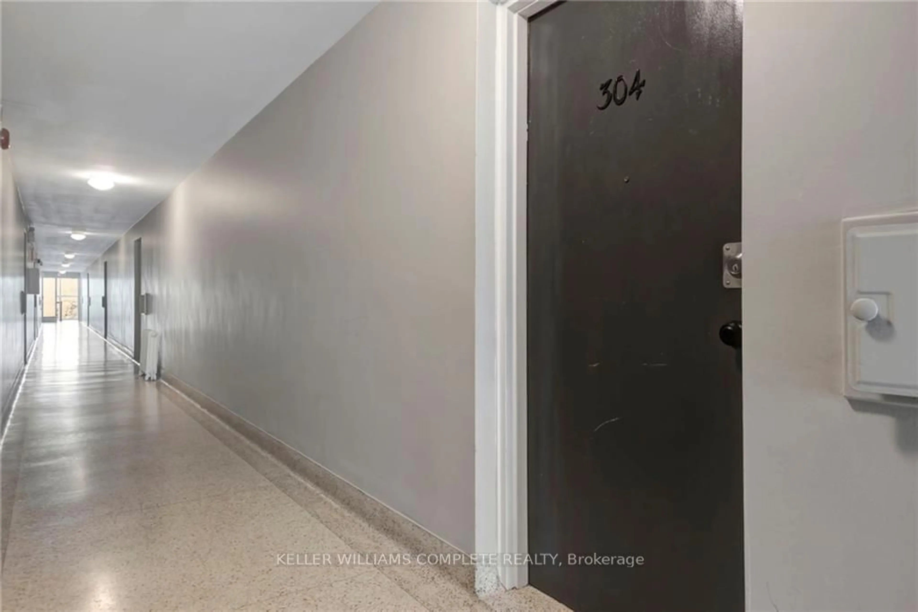 Unknown indoor space for 37 Mericourt Rd #304, Hamilton Ontario L8S 2N5