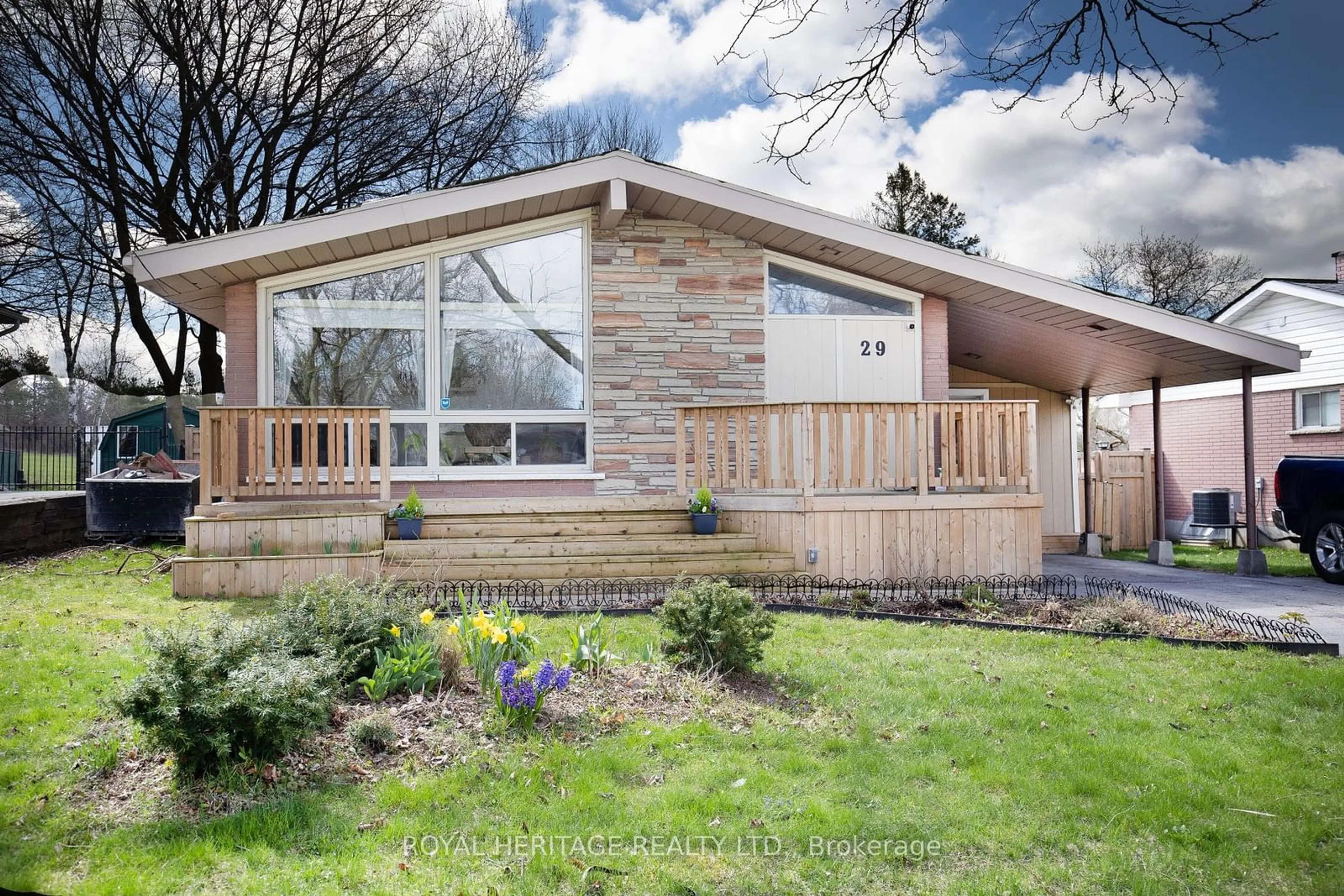 Frontside or backside of a home for 29 Kawartha Dr, Kawartha Lakes Ontario K9V 1A6