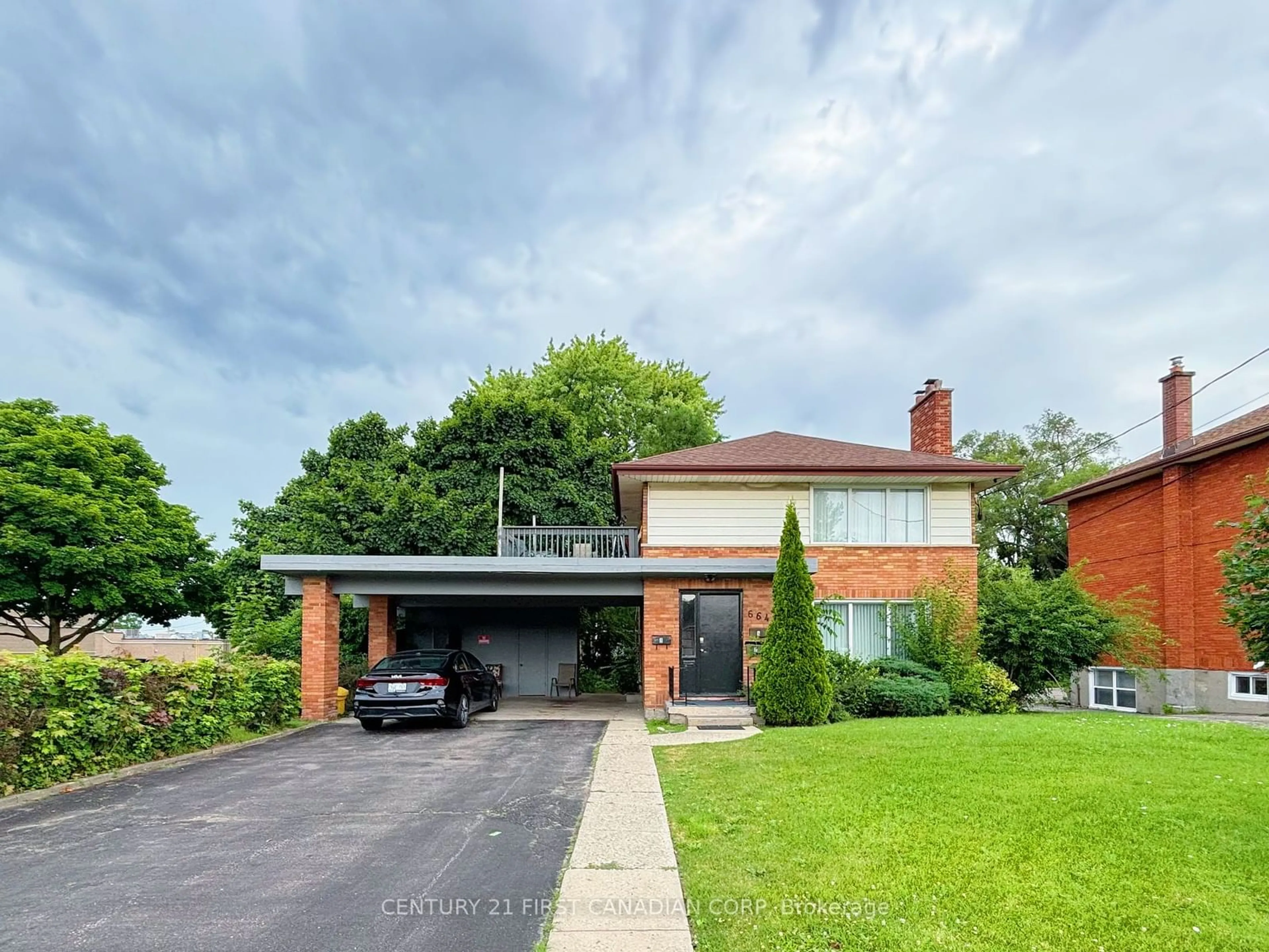 Frontside or backside of a home for 664 Cheapside St, London Ontario N5Y 3Y2