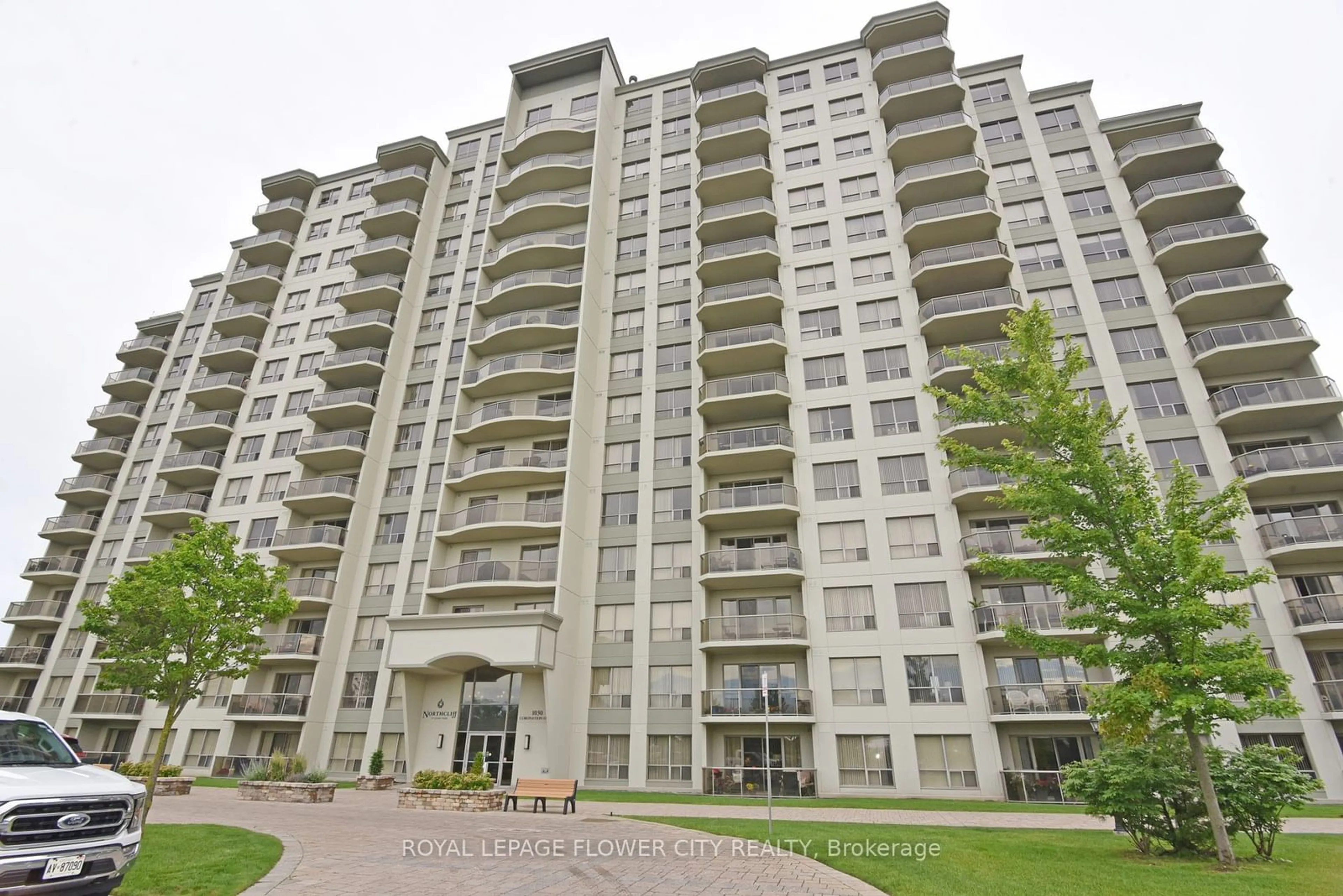 A pic from exterior of the house or condo for 1030 Coronation Dr #608, London Ontario N6G 0G5