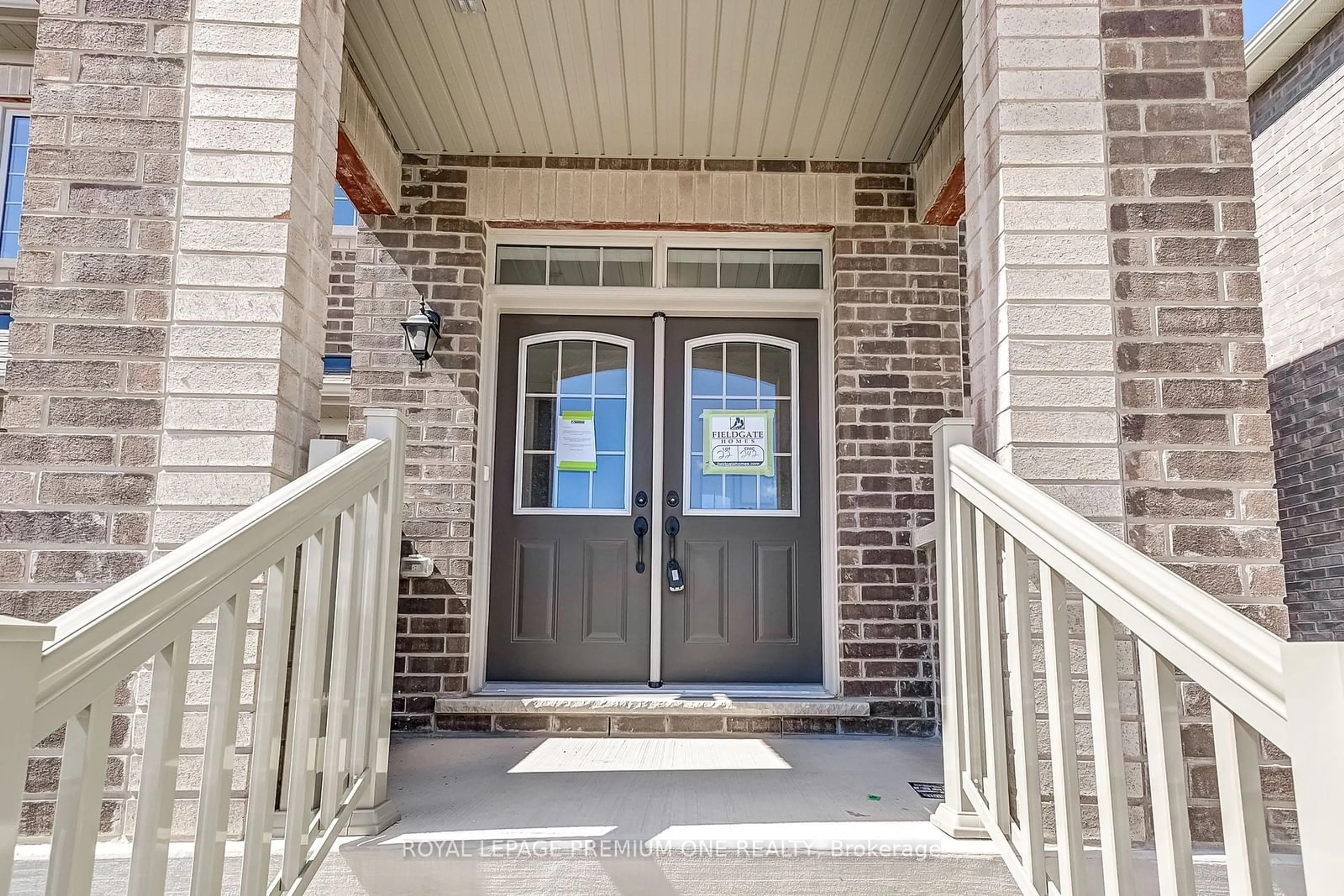 Indoor entryway for 242 Chippewa Ave, Shelburne Ontario L9V 3Y3