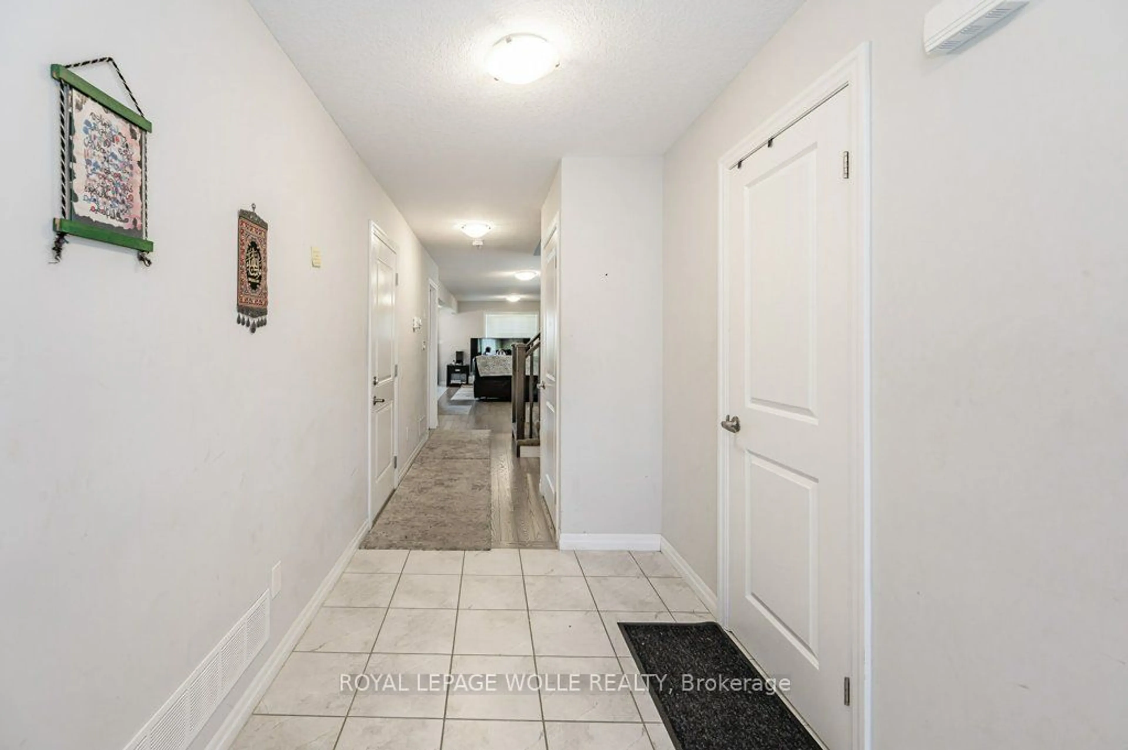 Indoor entryway for 606-A Montpellier Dr, Waterloo Ontario N2T 0B2