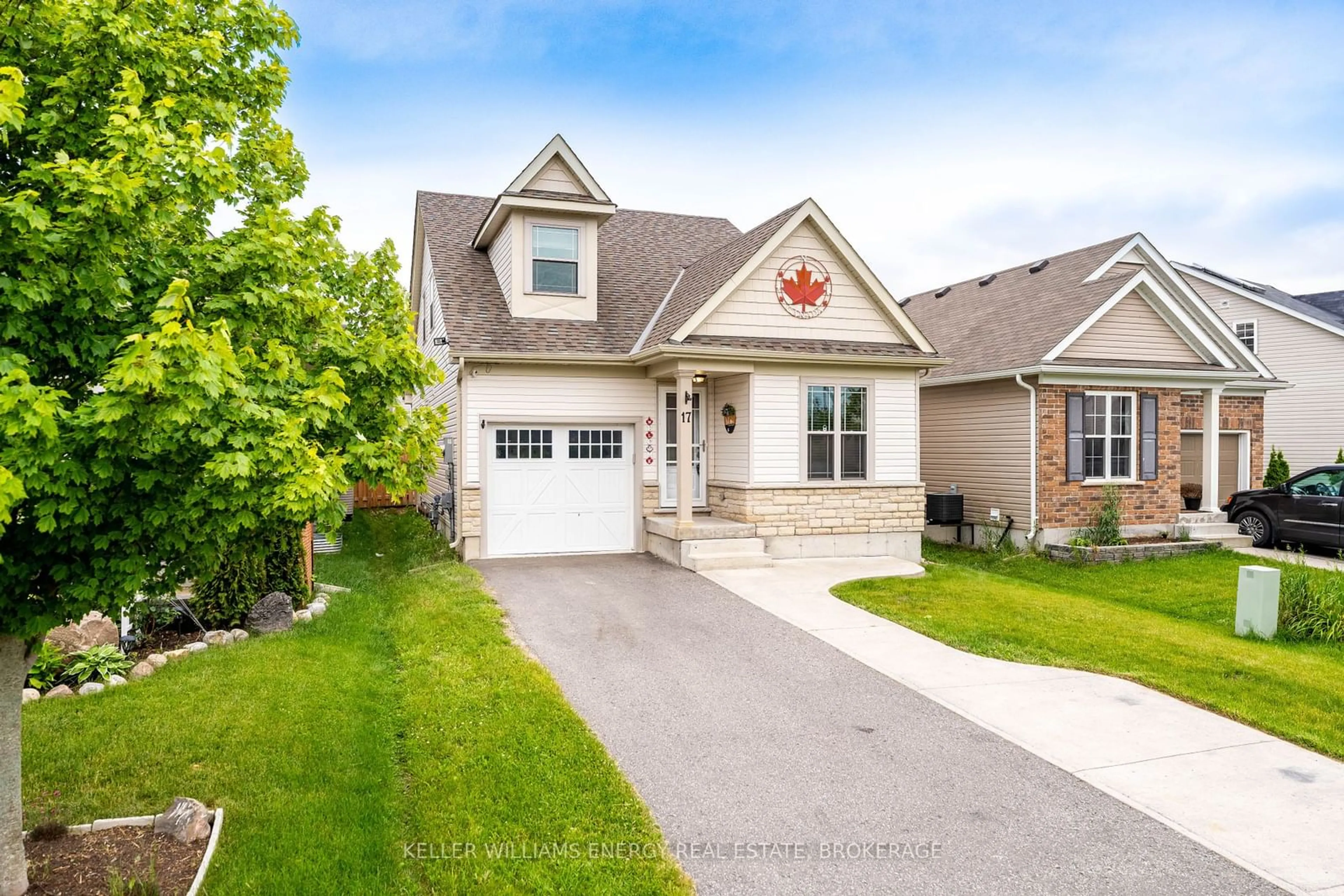 Frontside or backside of a home for 17 Briarwood Ave, Kawartha Lakes Ontario K9V 0M1