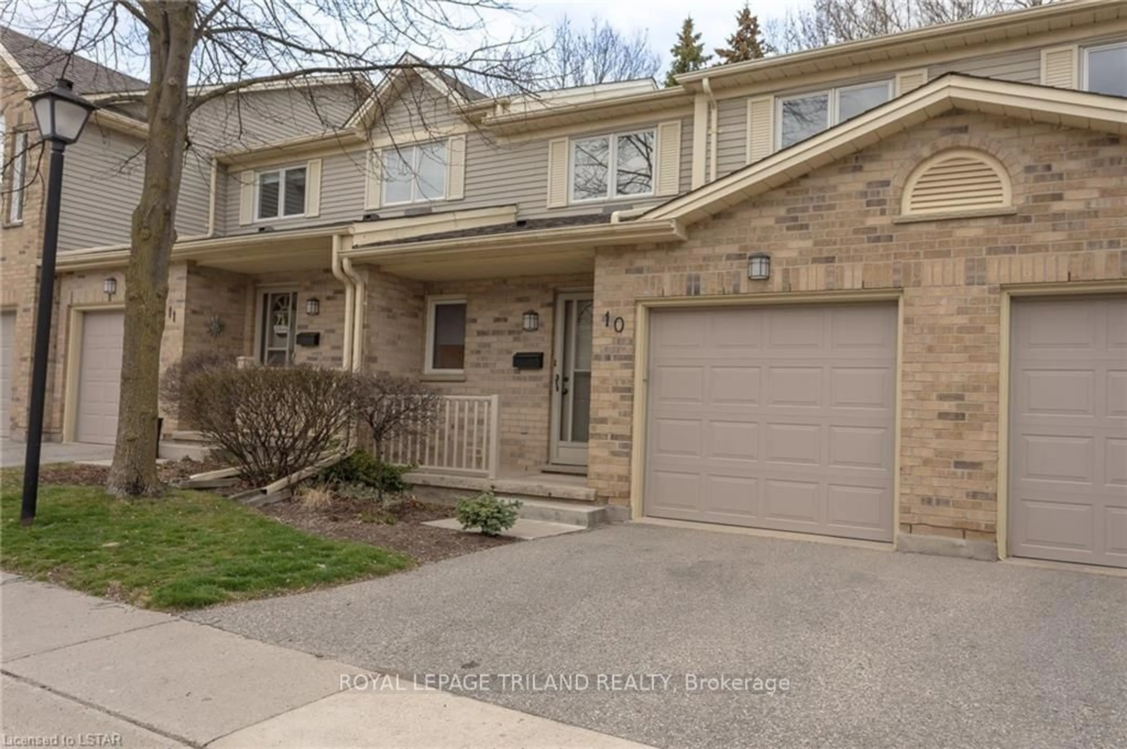 A pic from exterior of the house or condo for 10 Rossmore Crt #10, London Ontario N6C 6A3