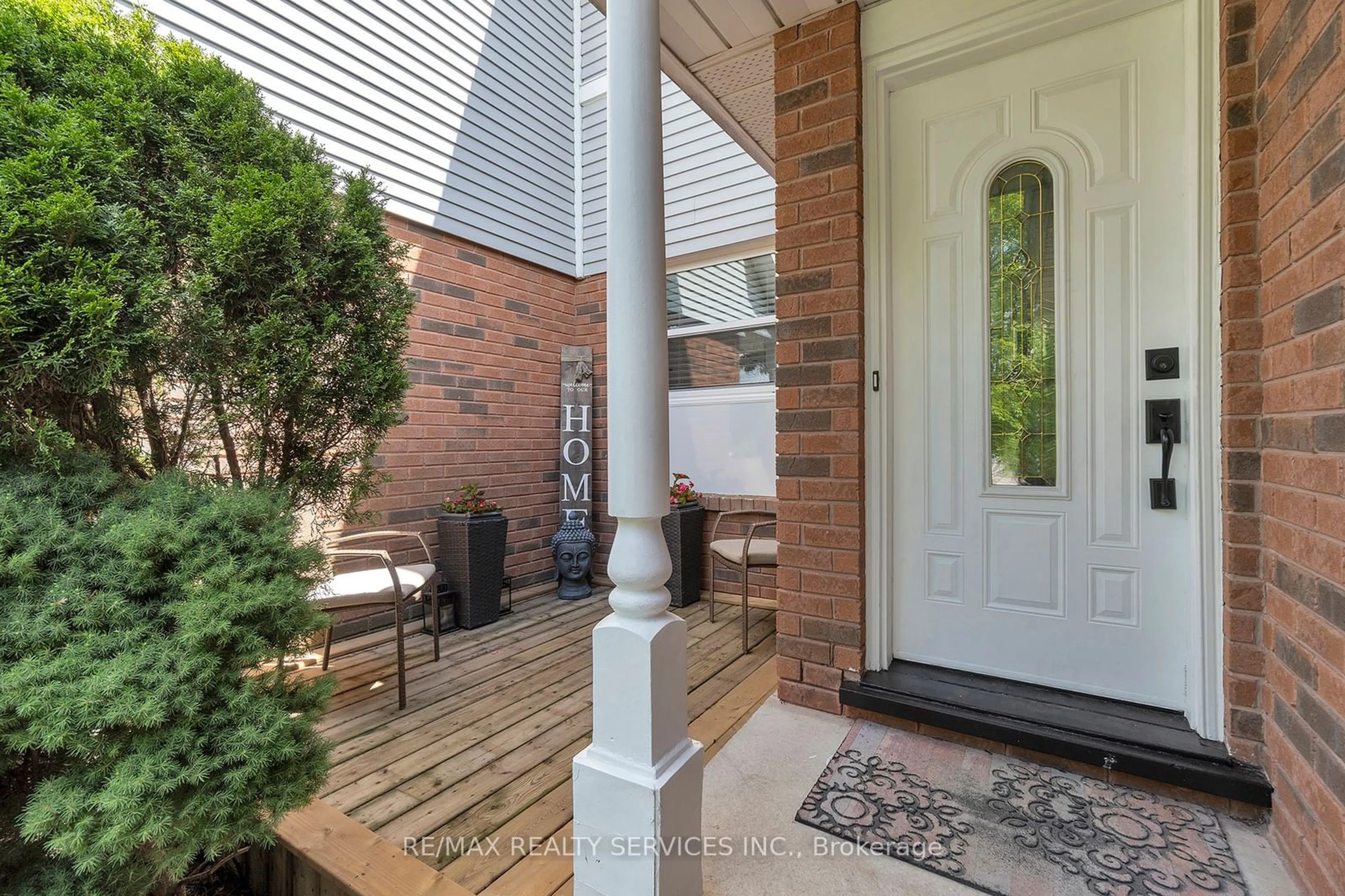 Indoor entryway for 126 Fairgreen Clse, Cambridge Ontario N1T 1T8