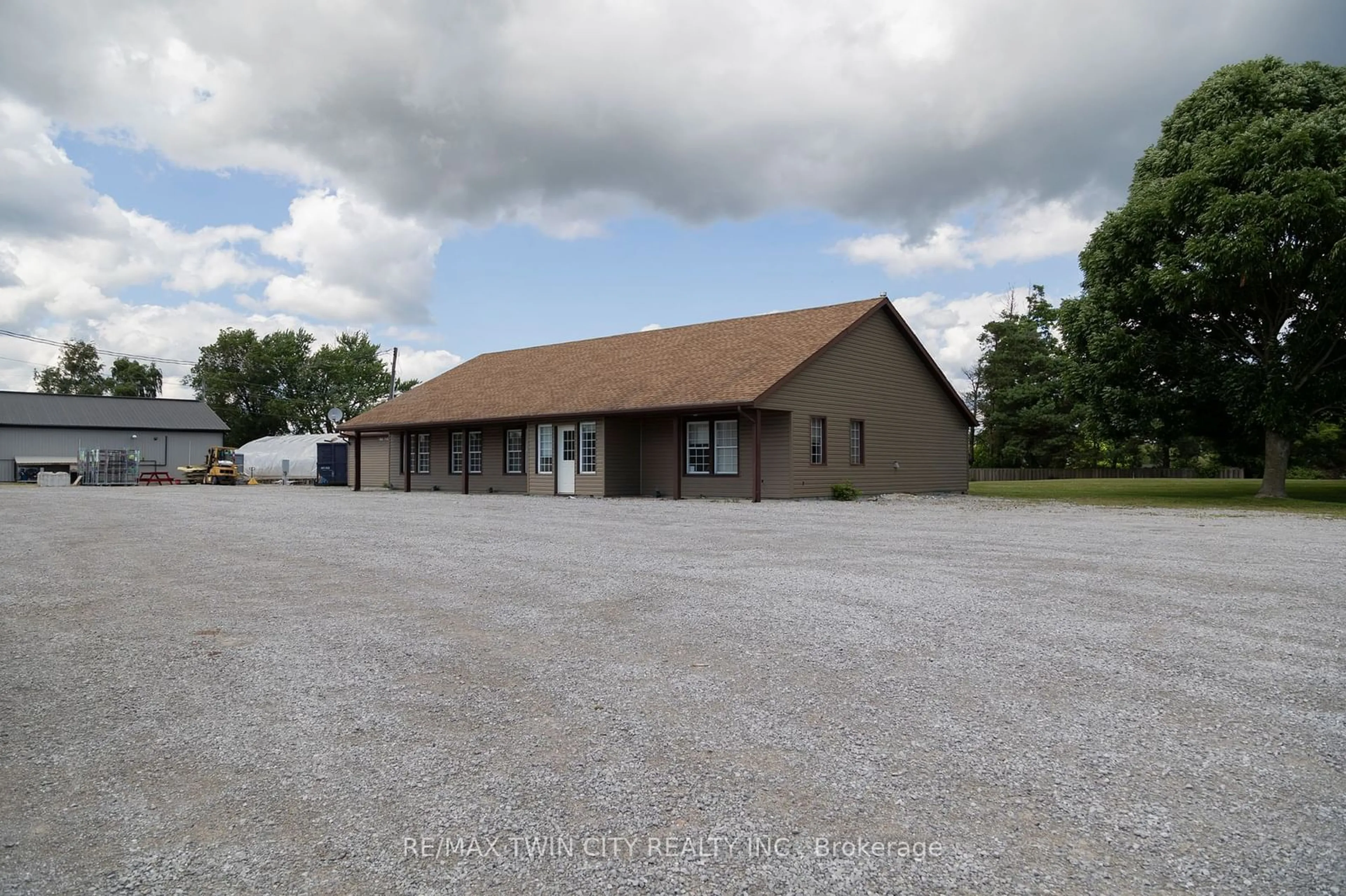 Outside view for 1048 HIGHWAY 59, Norfolk Ontario N0E 1M0