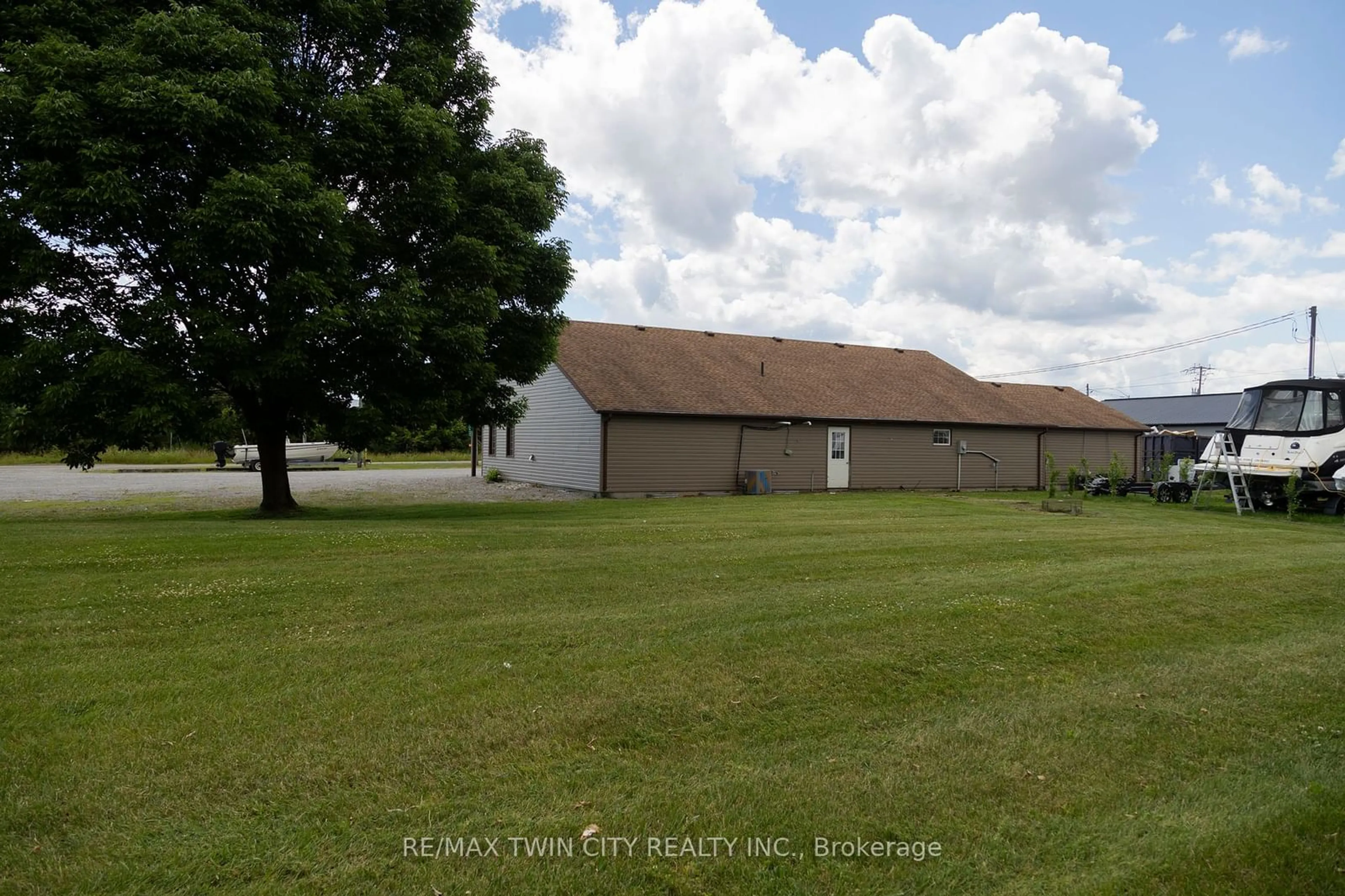 Outside view for 1048 HIGHWAY 59, Norfolk Ontario N0E 1M0