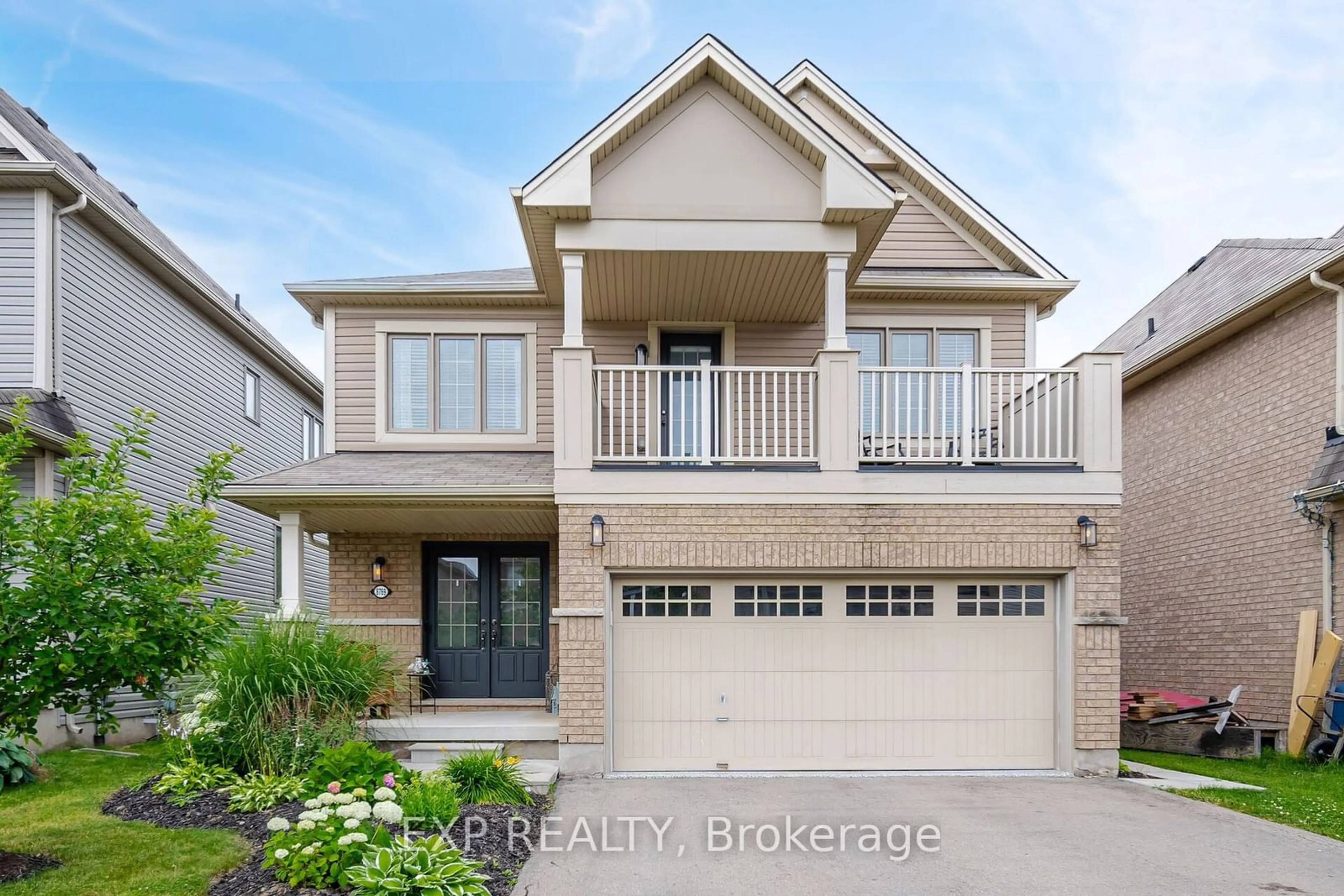 Frontside or backside of a home for 8769 Dogwood Cres, Niagara Falls Ontario L2H 2Y6