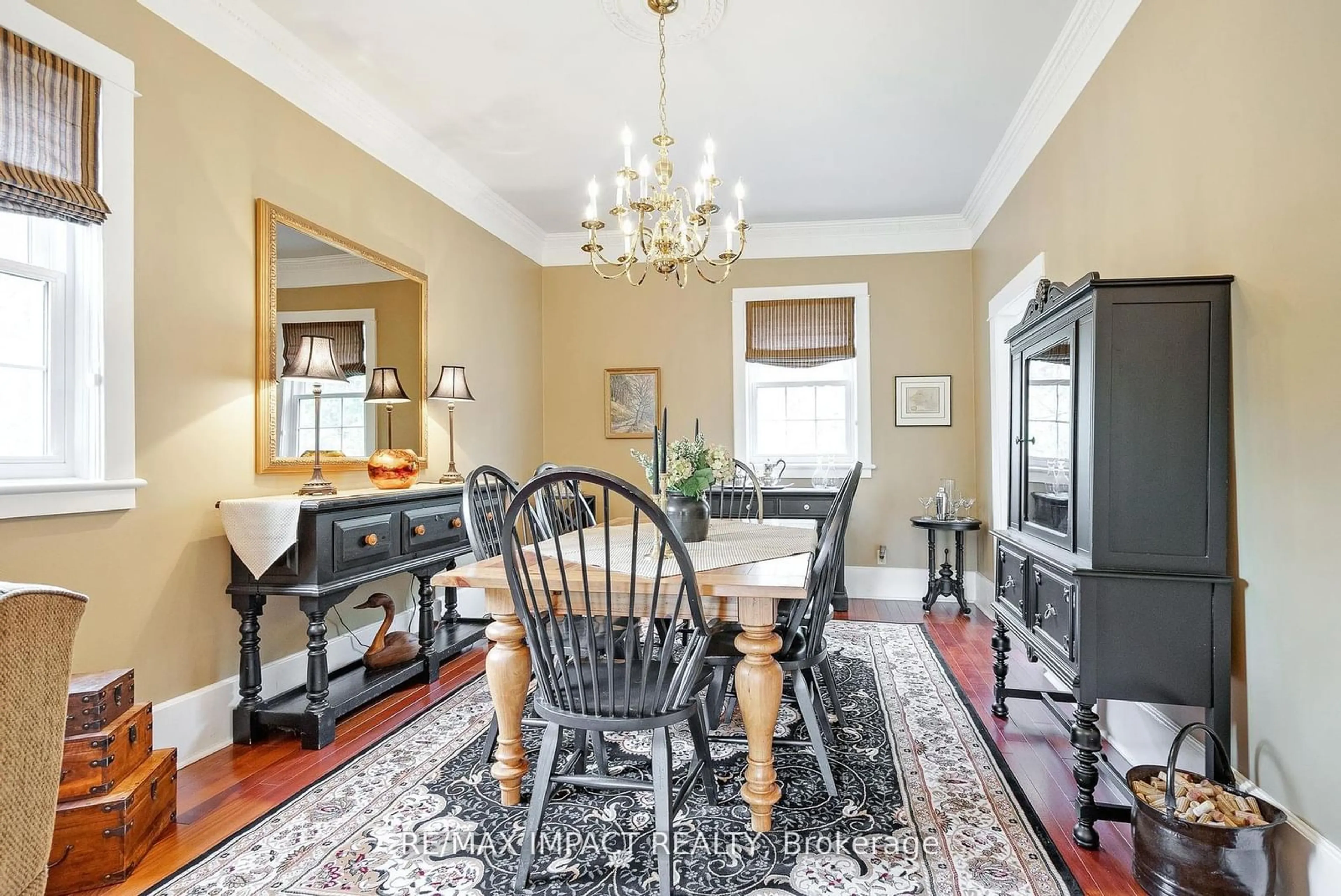 Dining room for 286 Henry St, Cobourg Ontario K9A 3Y6