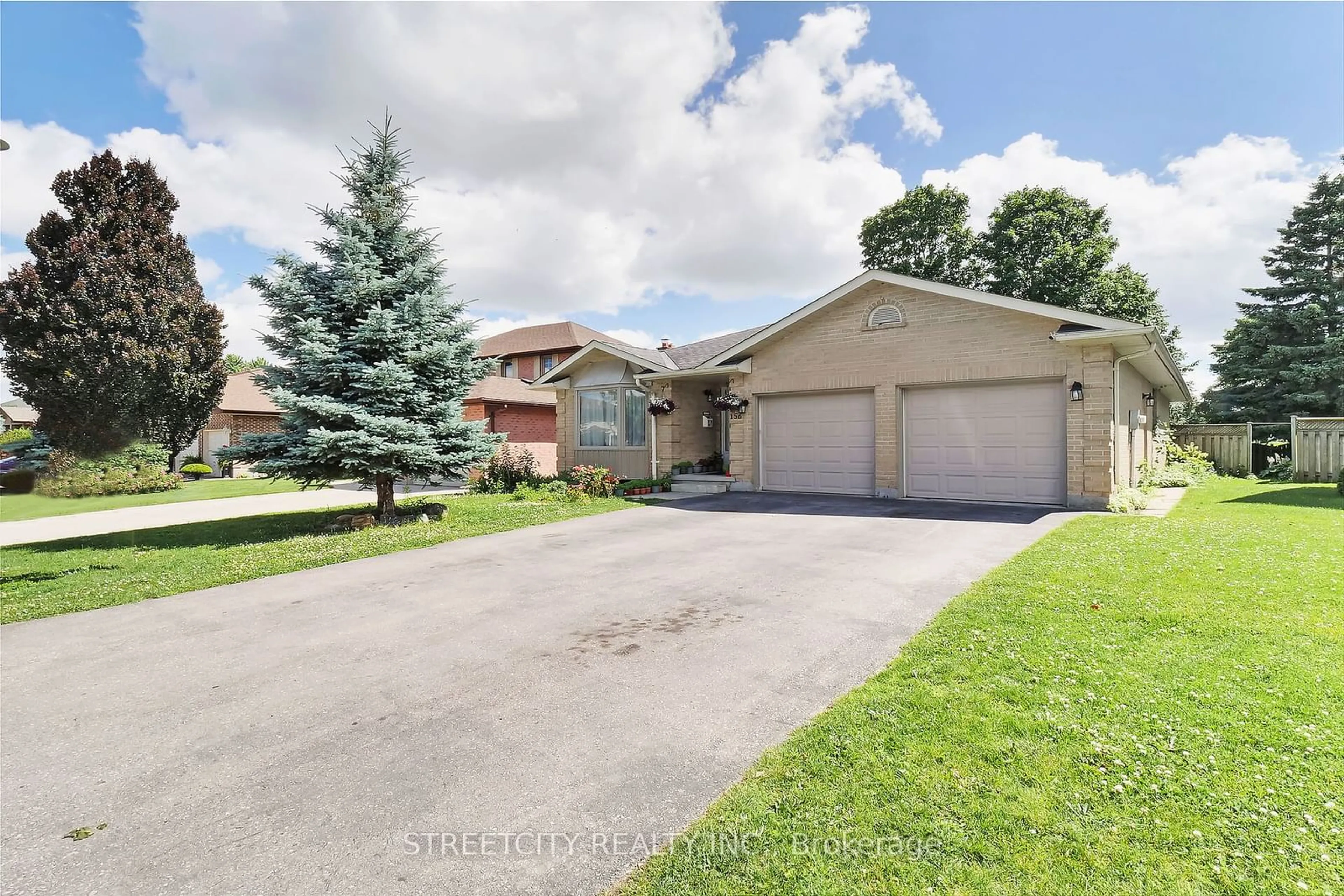 Frontside or backside of a home for 156 Golfview Rd, London Ontario N6C 5V4