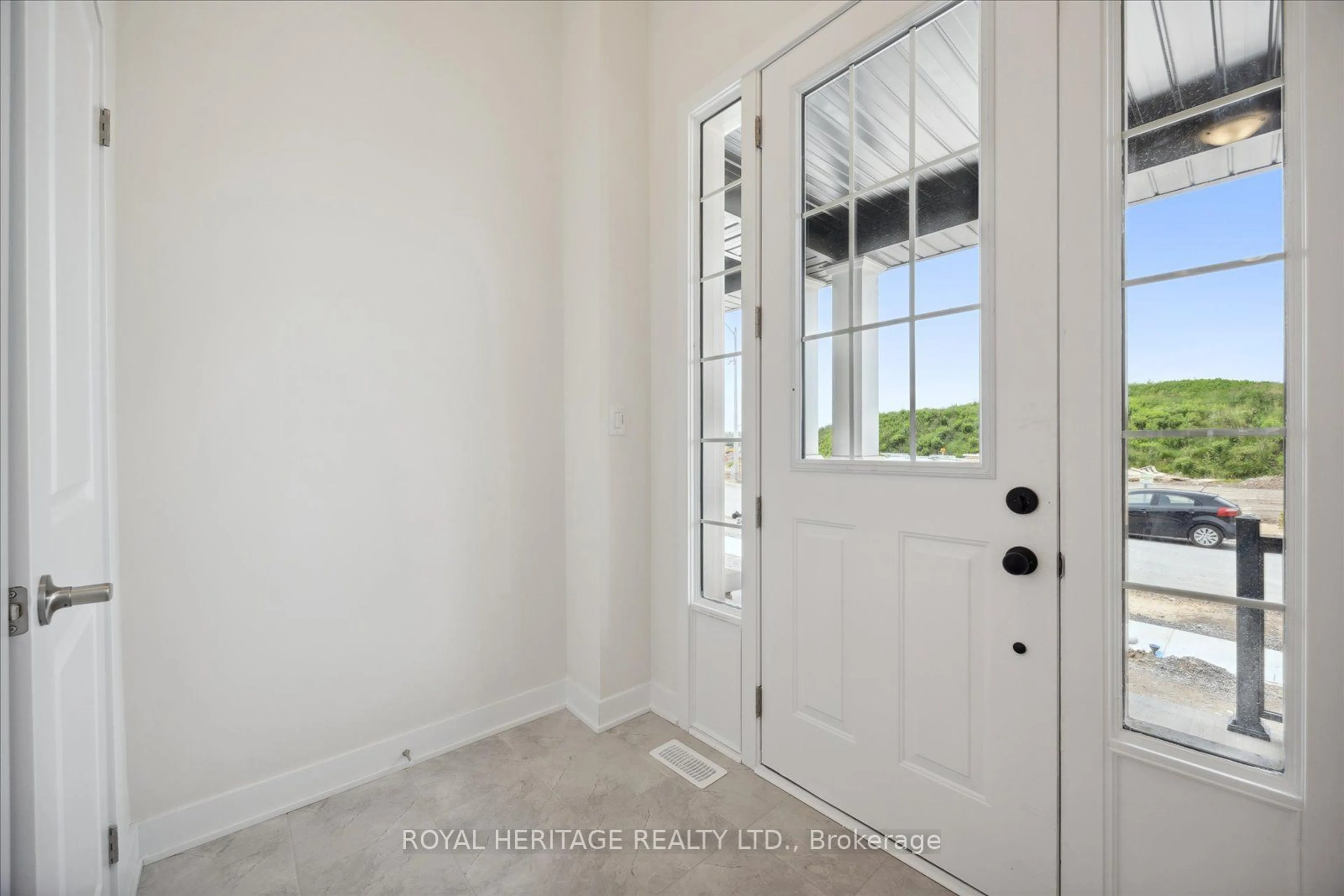 Indoor entryway for 649 Pollock Grve, Smith-Ennismore-Lakefield Ontario K9K 0J6