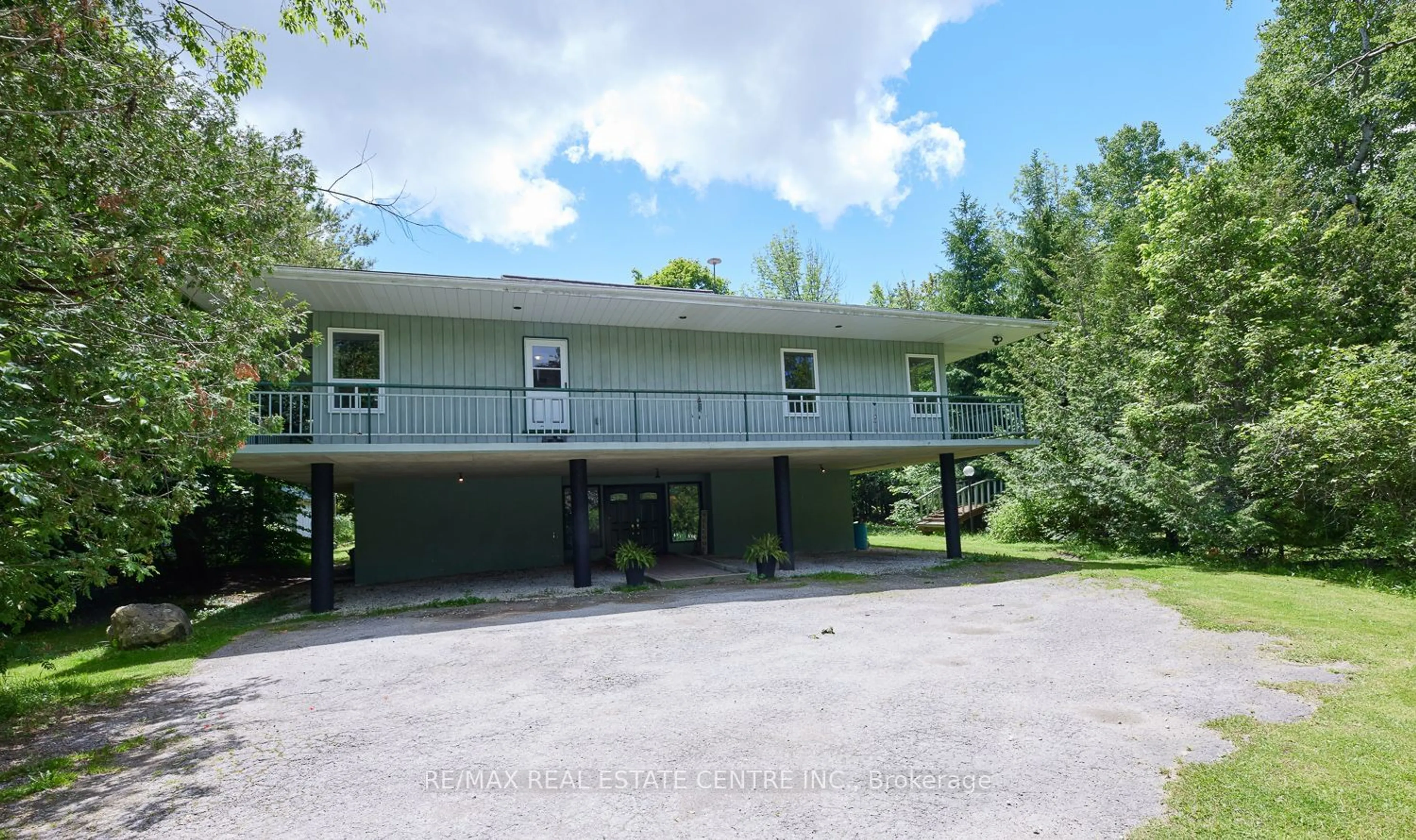 A pic from exterior of the house or condo for 7 McCutcheon Rd, Mulmur Ontario L9V 3E8