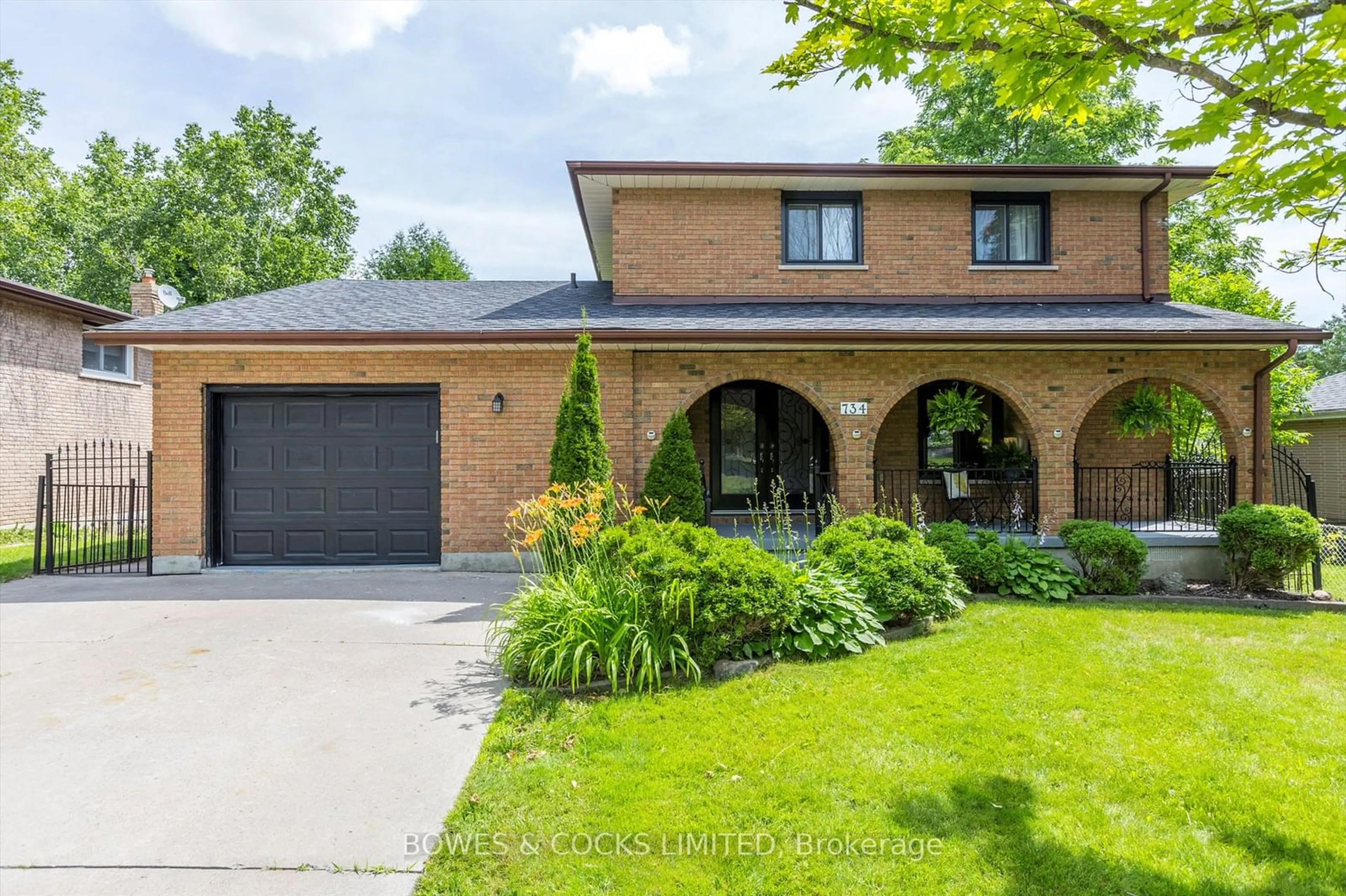 Home with brick exterior material for 734 Valleyview Dr, Peterborough Ontario K9J 6R1