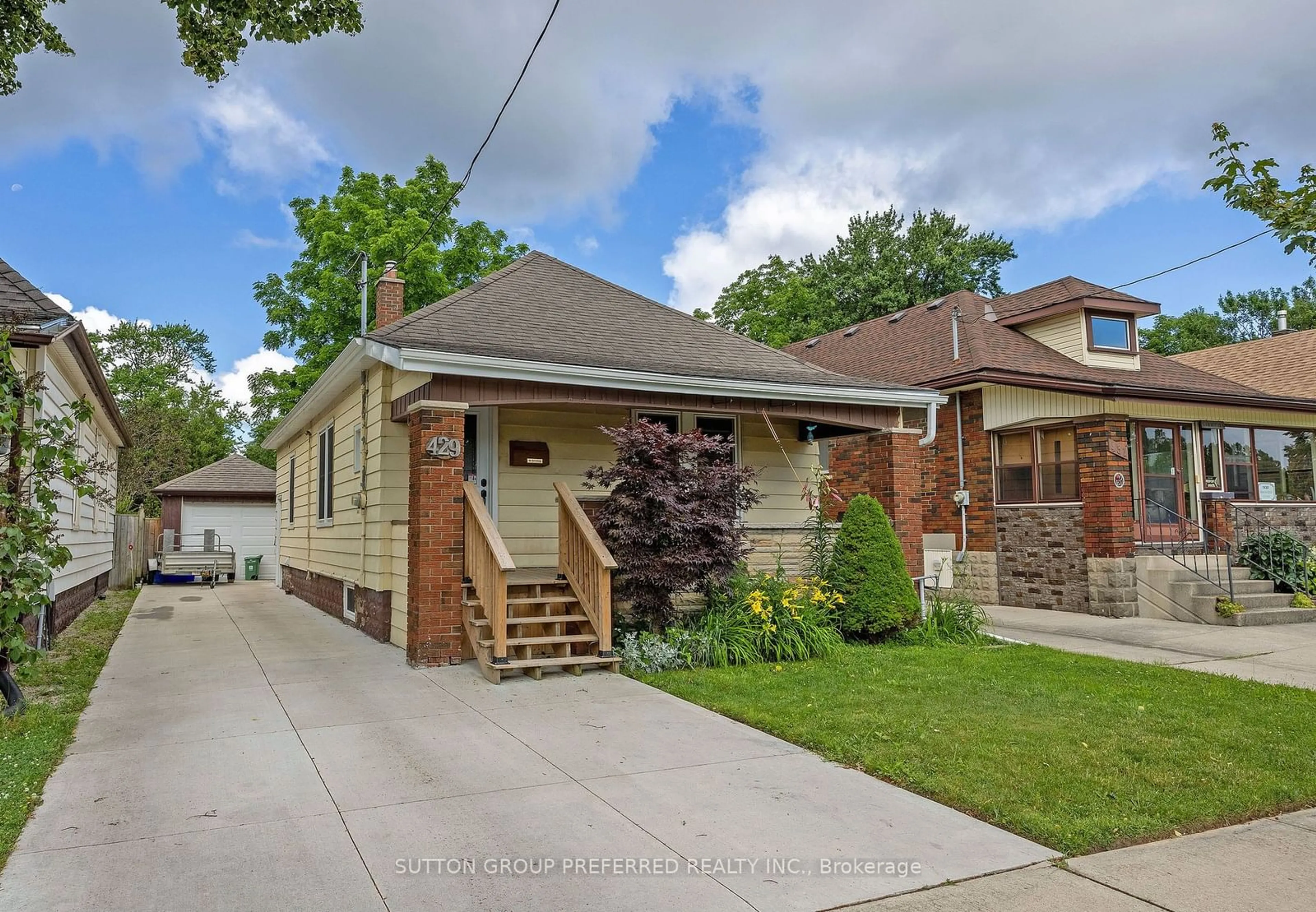 Frontside or backside of a home for 429 Burbrook Pl, London Ontario N5W 4B5
