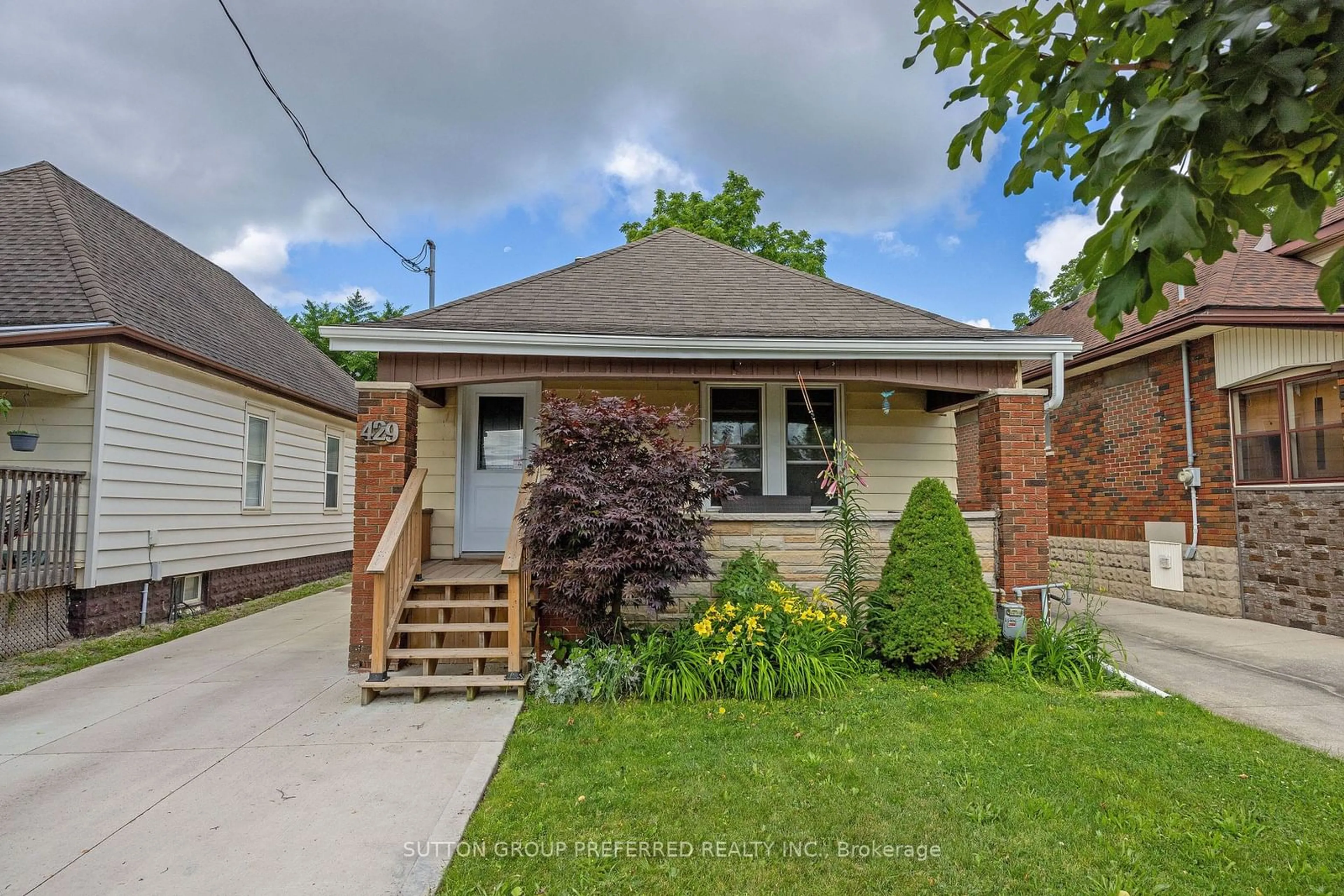 Frontside or backside of a home for 429 Burbrook Pl, London Ontario N5W 4B5