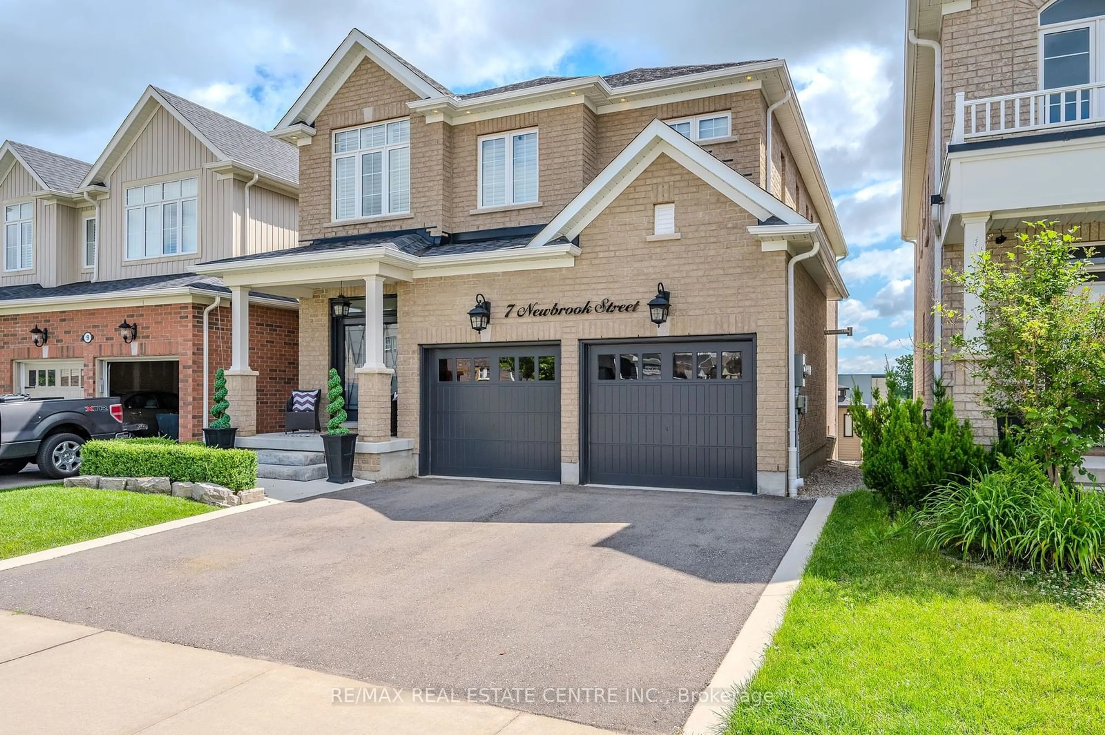 Frontside or backside of a home for 7 Newbrook St, Brant Ontario N3L 0G6