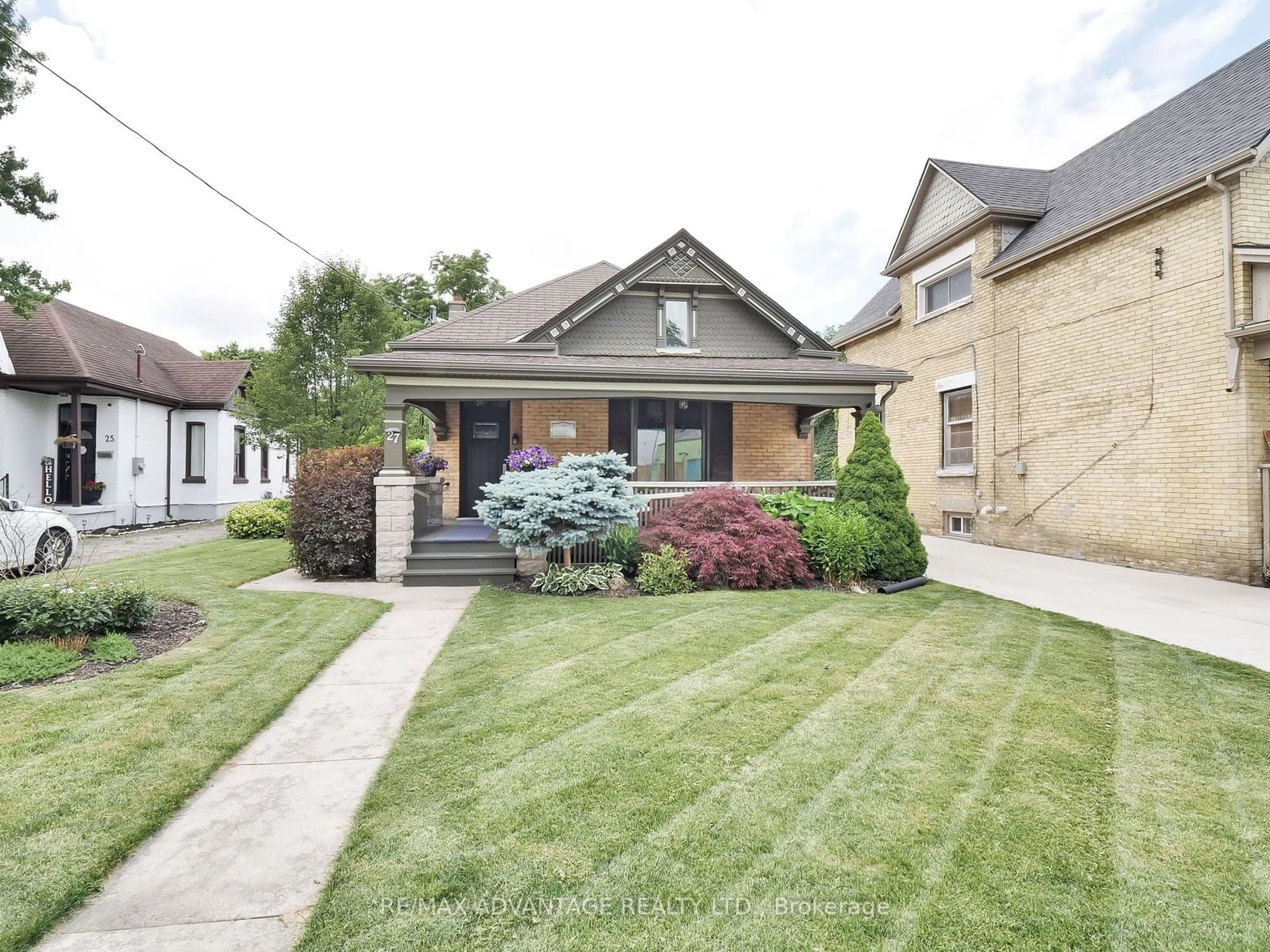 Frontside or backside of a home for 27 Redan St, London Ontario N5Z 1Y7