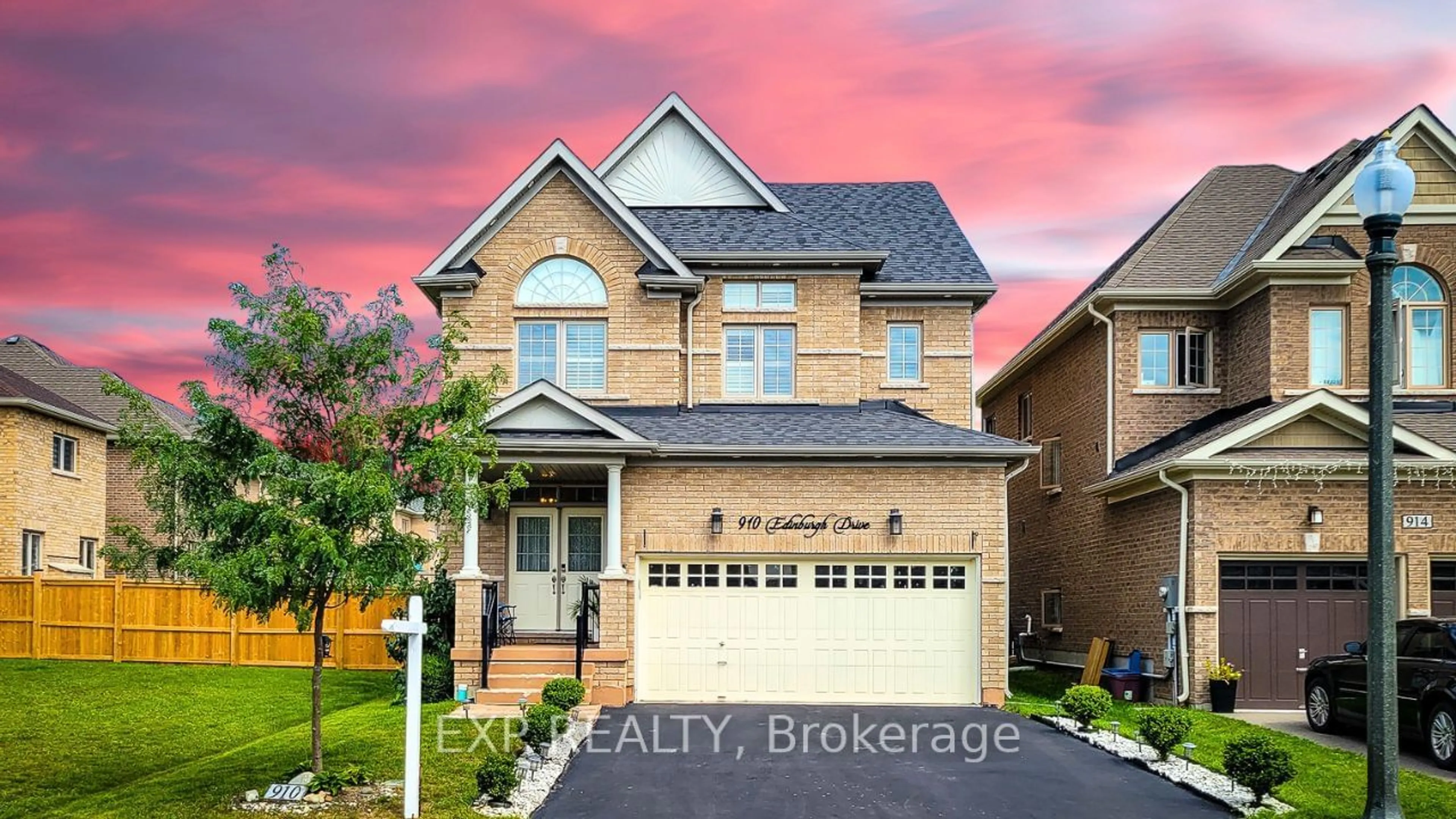 Home with brick exterior material for 910 Edinburgh Dr, Woodstock Ontario N4T 0L5