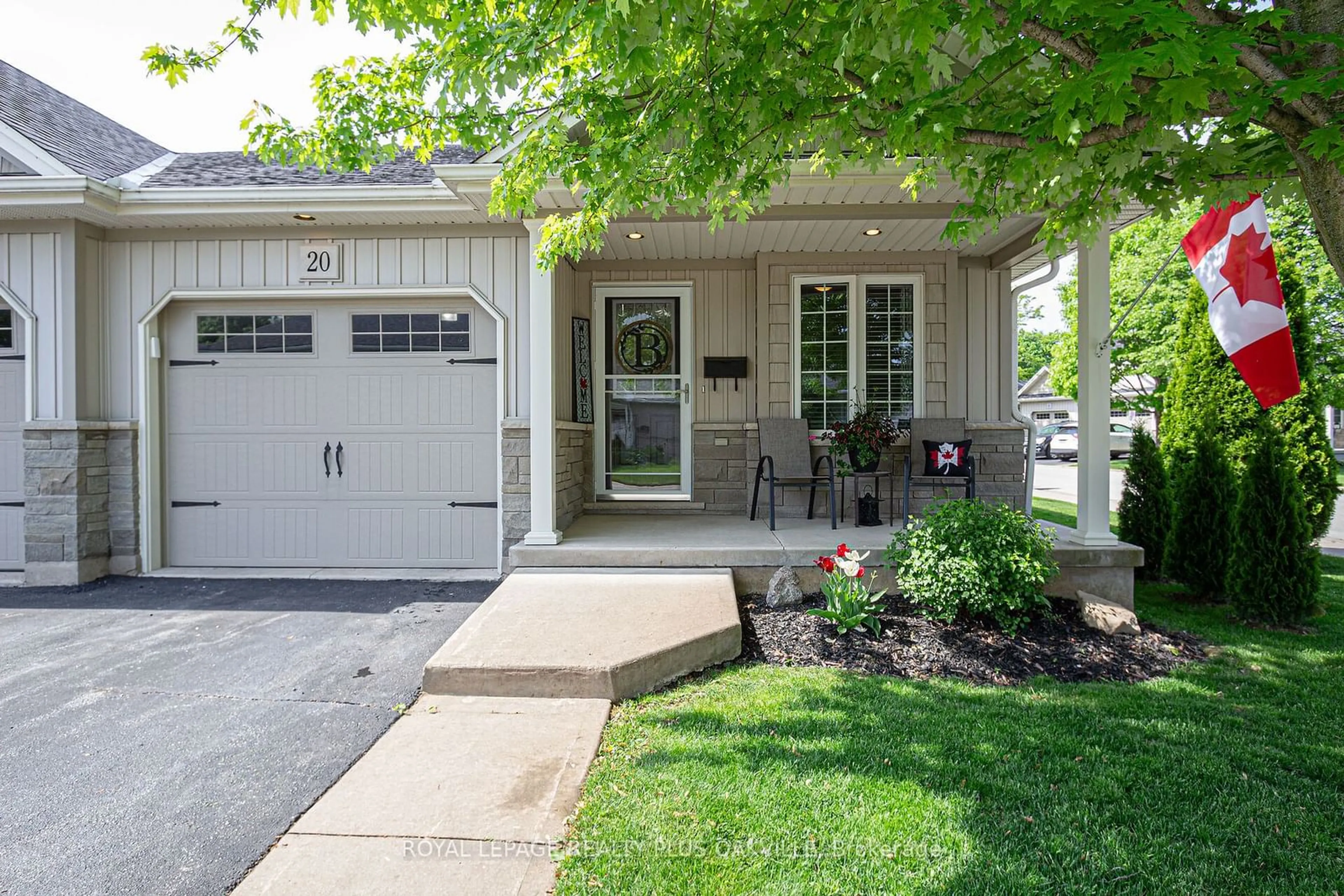 Indoor entryway for 20 Jenny Cres #21, West Lincoln Ontario L0R 2A0