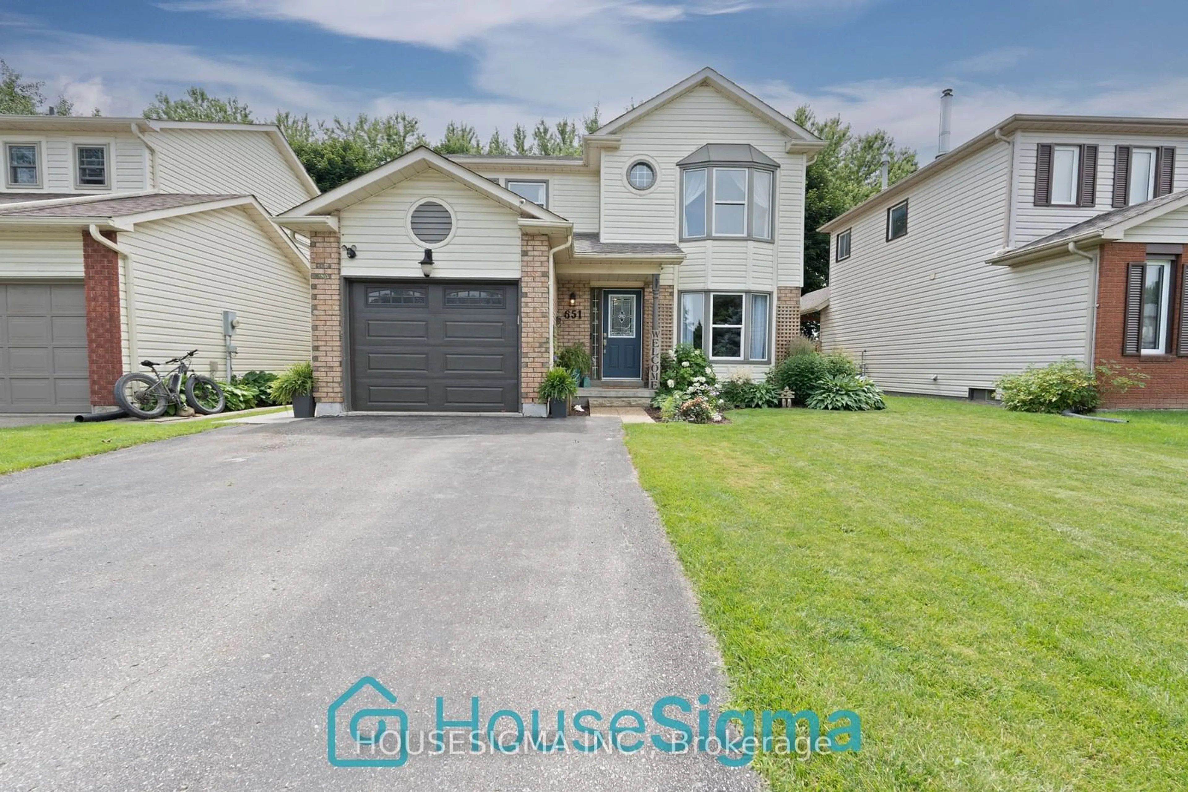 Frontside or backside of a home for 651 Holman Cres, Centre Wellington Ontario N1M 3M2