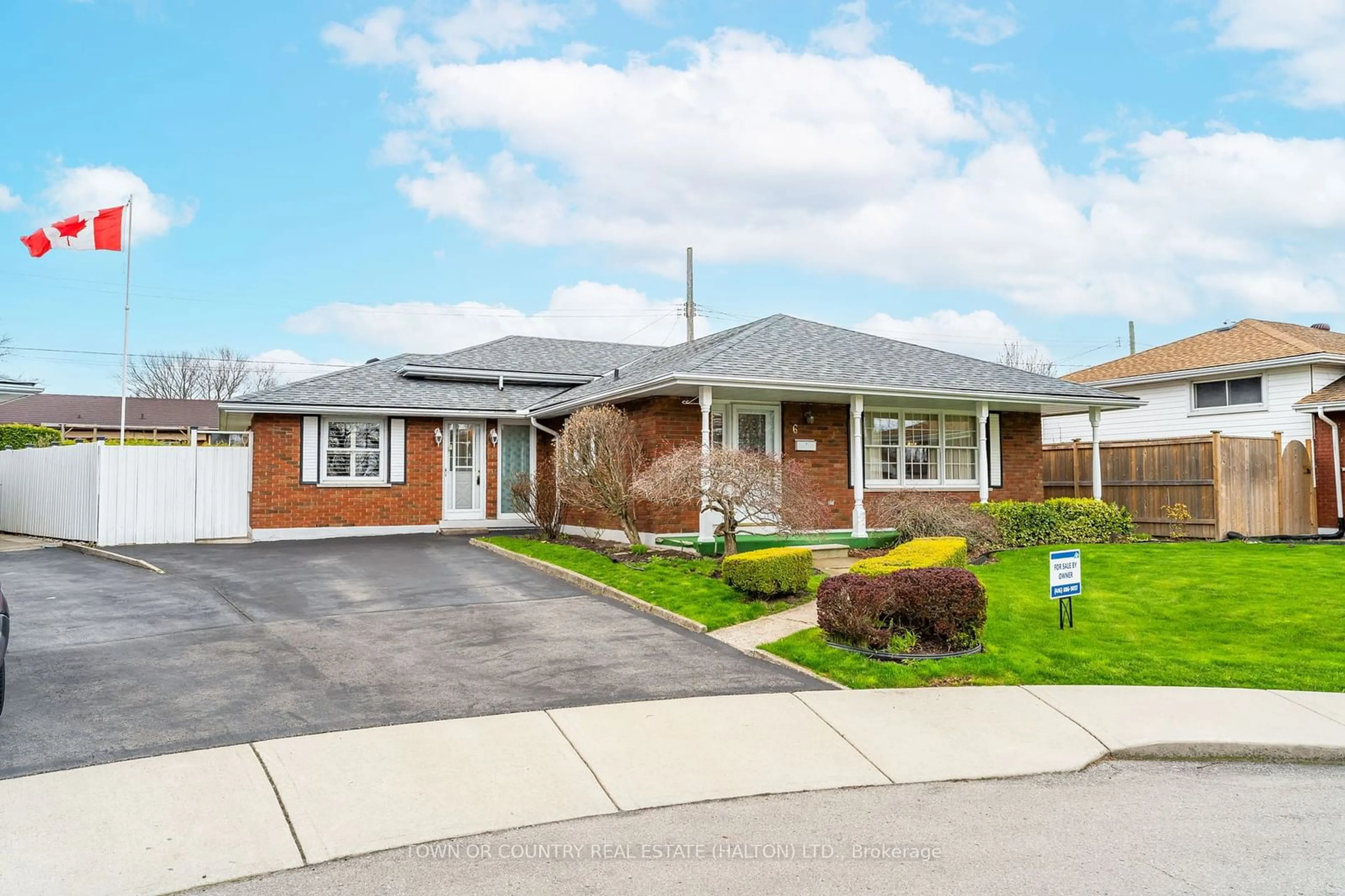 Frontside or backside of a home for 6 Crozier Crt, Hamilton Ontario L8T 2V7