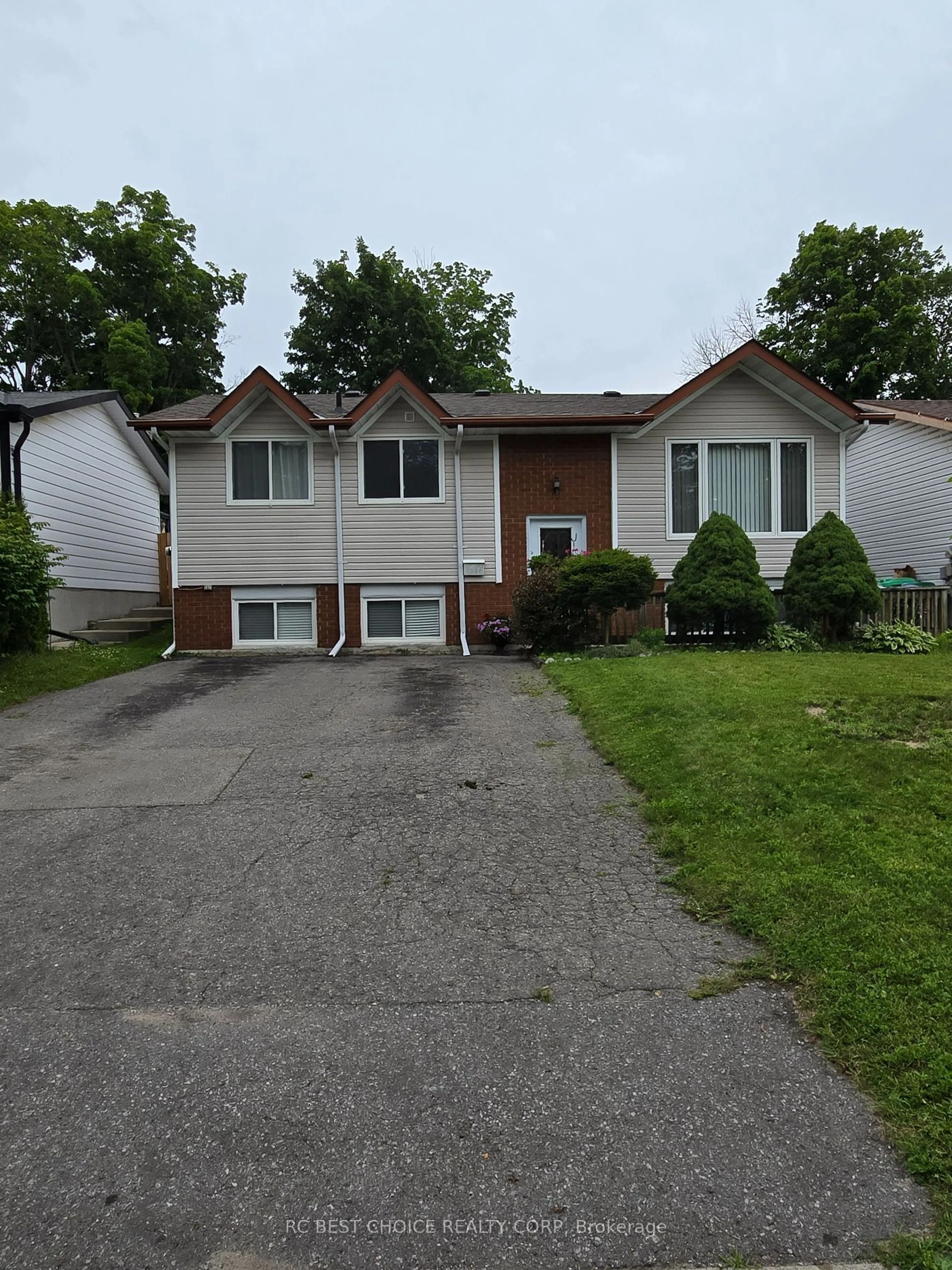 Frontside or backside of a home for 1678 WOODGROVE Cres, Peterborough Ontario K9K 1N2