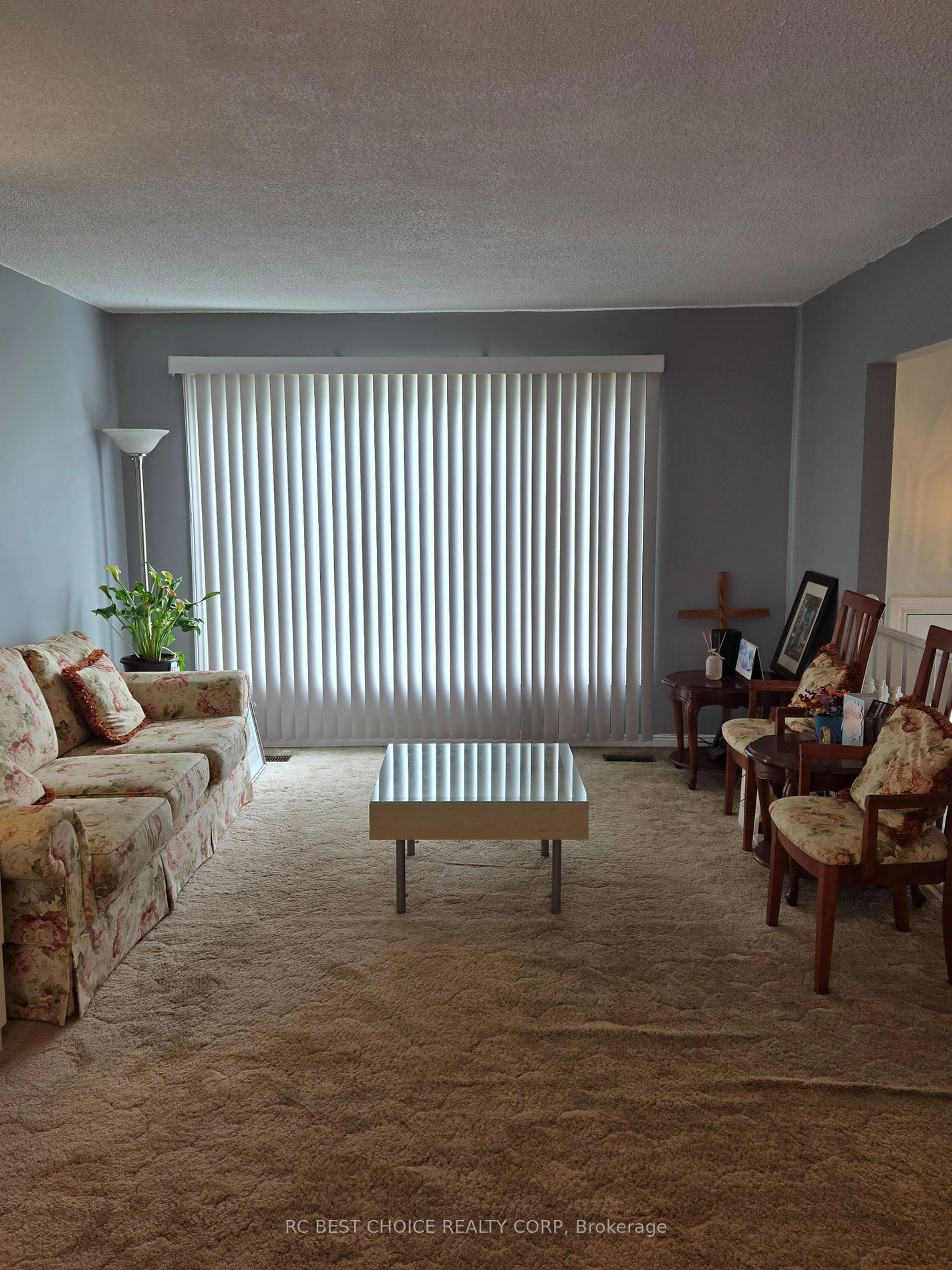Living room for 1678 WOODGROVE Cres, Peterborough Ontario K9K 1N2