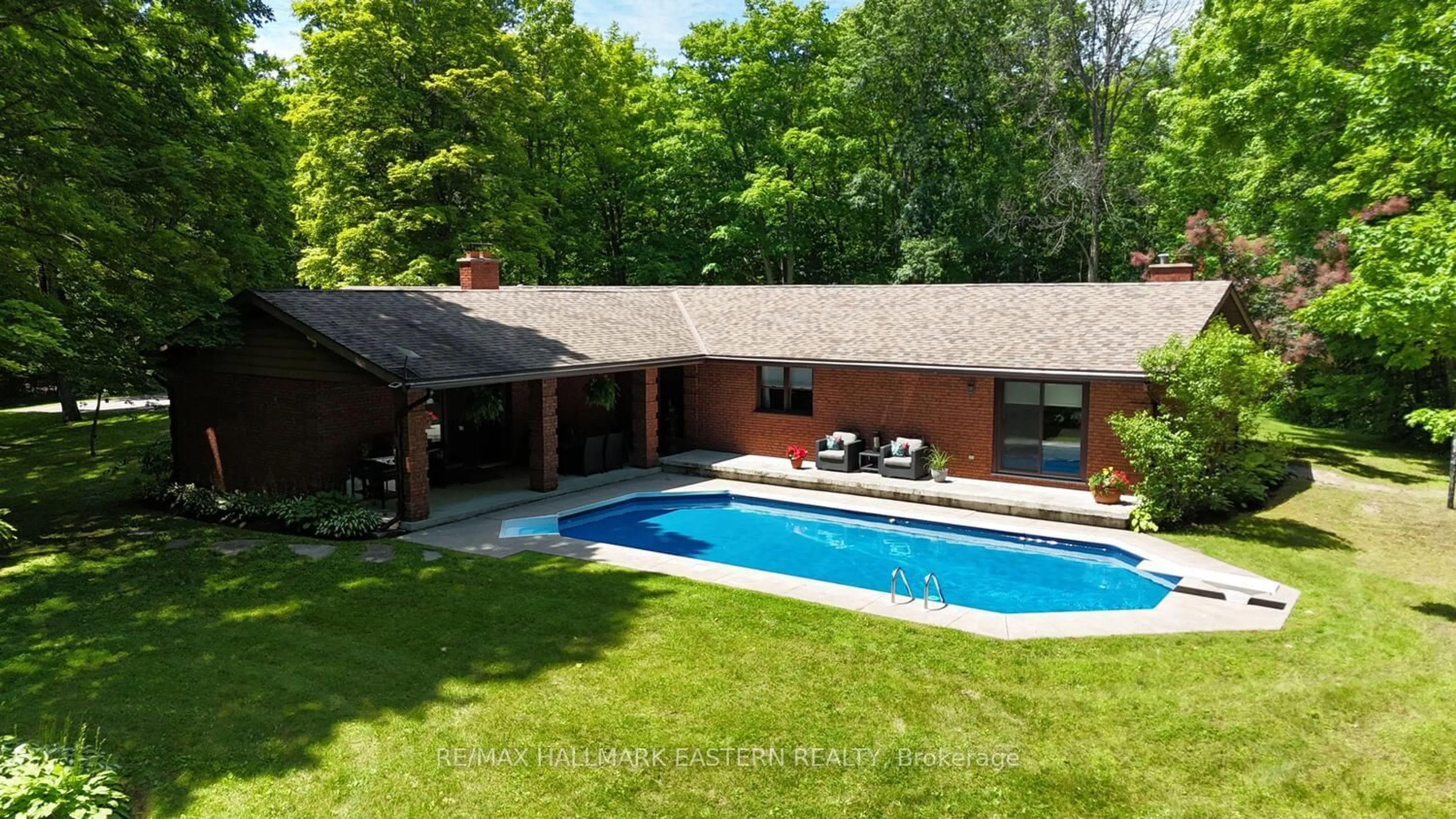 Indoor or outdoor pool for 429 Round Lake Rd, Havelock-Belmont-Methuen Ontario K0L 1Z0