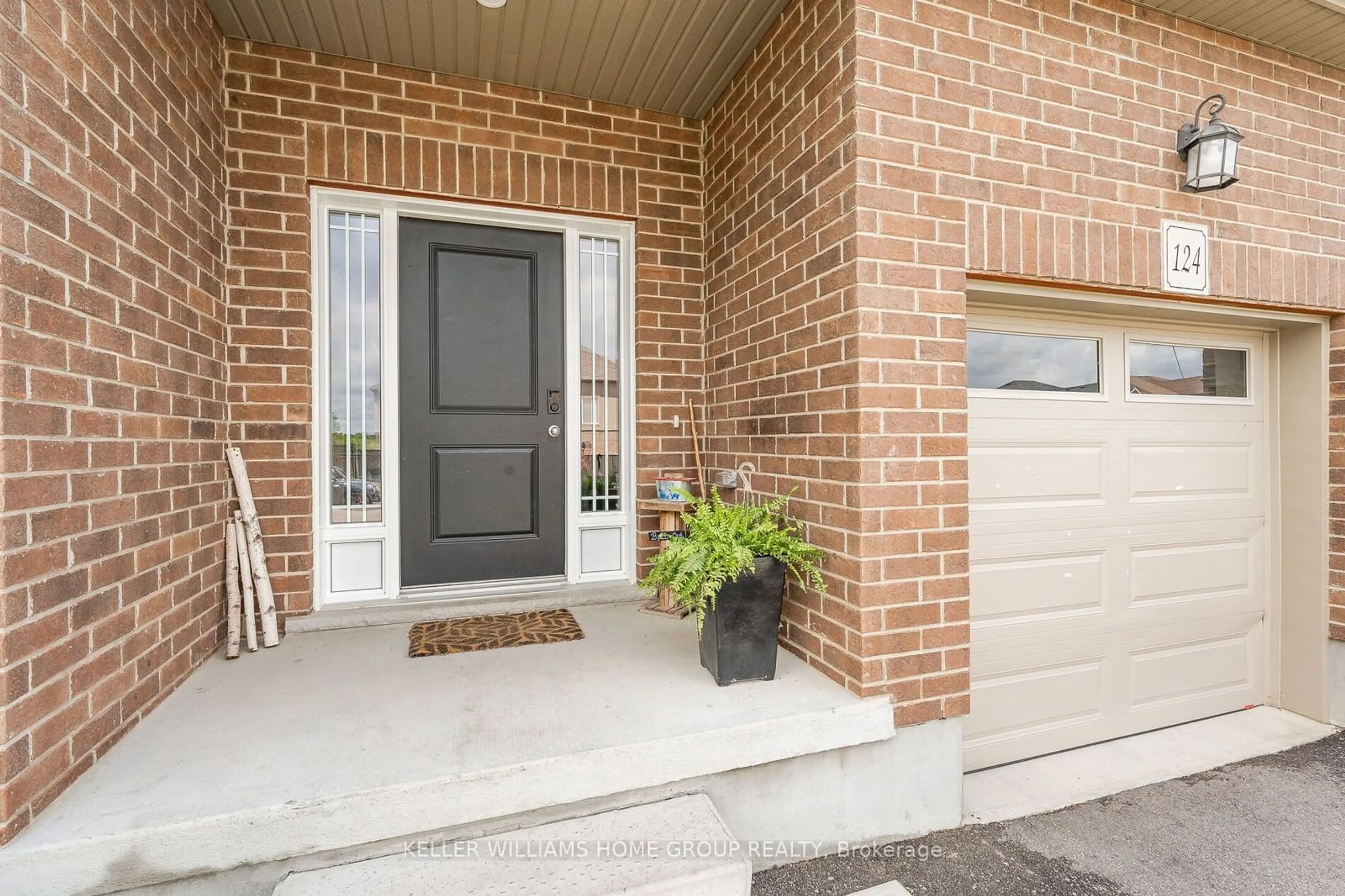 Home with brick exterior material for 124 Summit Ridge Dr, Guelph Ontario N1E 6X2