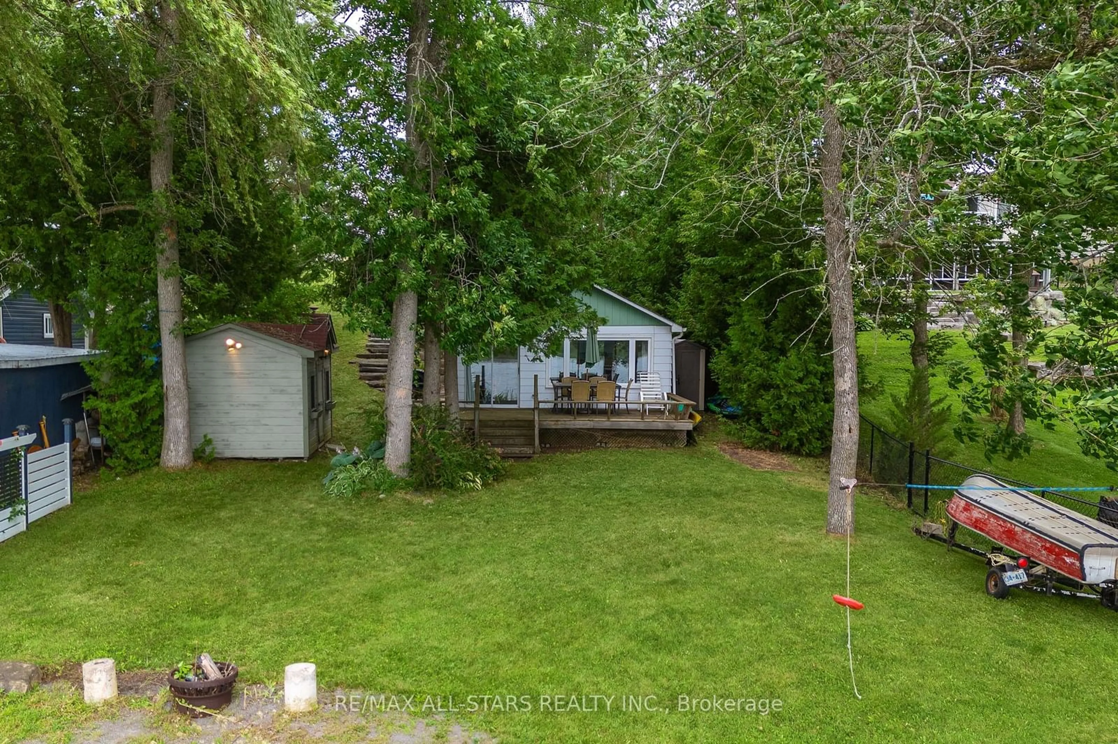 Cottage for 1861 Young's Point Rd, Smith-Ennismore-Lakefield Ontario K0L 2H0