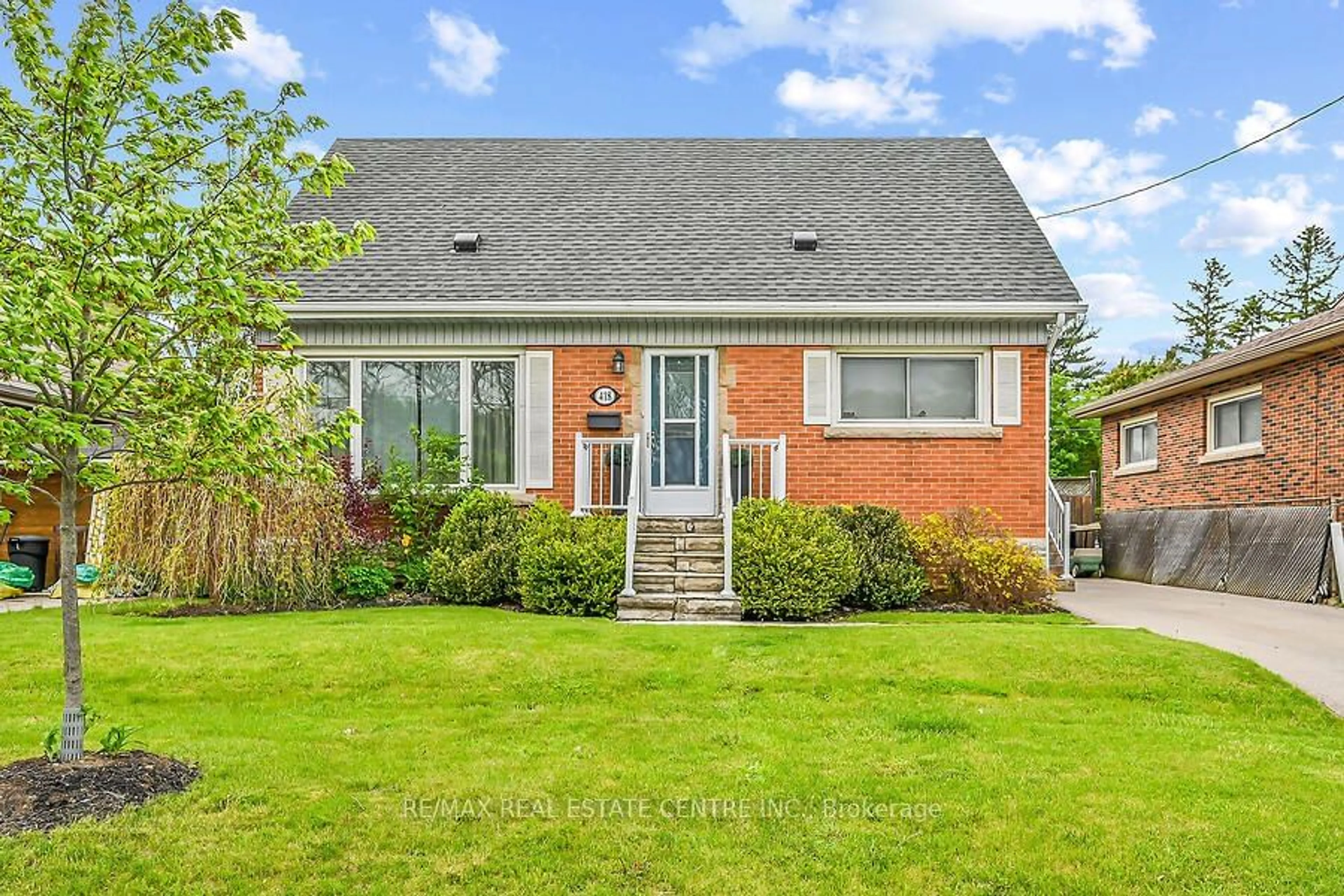 Frontside or backside of a home for 418 Upper Kenilworth Ave, Hamilton Ontario L8T 4G6