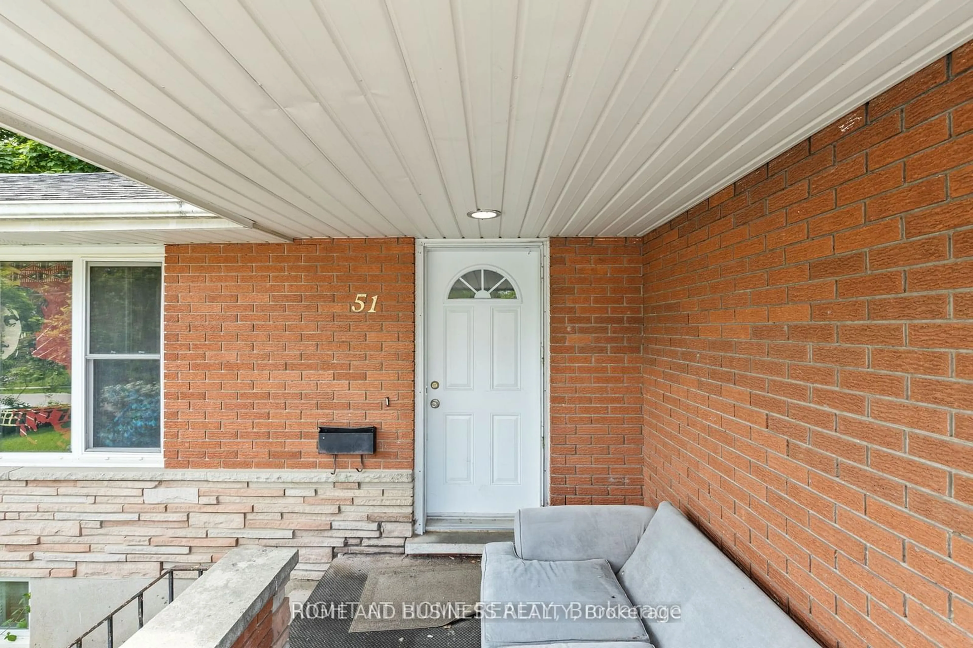 Patio for 51 High St, Waterloo Ontario N2L 3X7