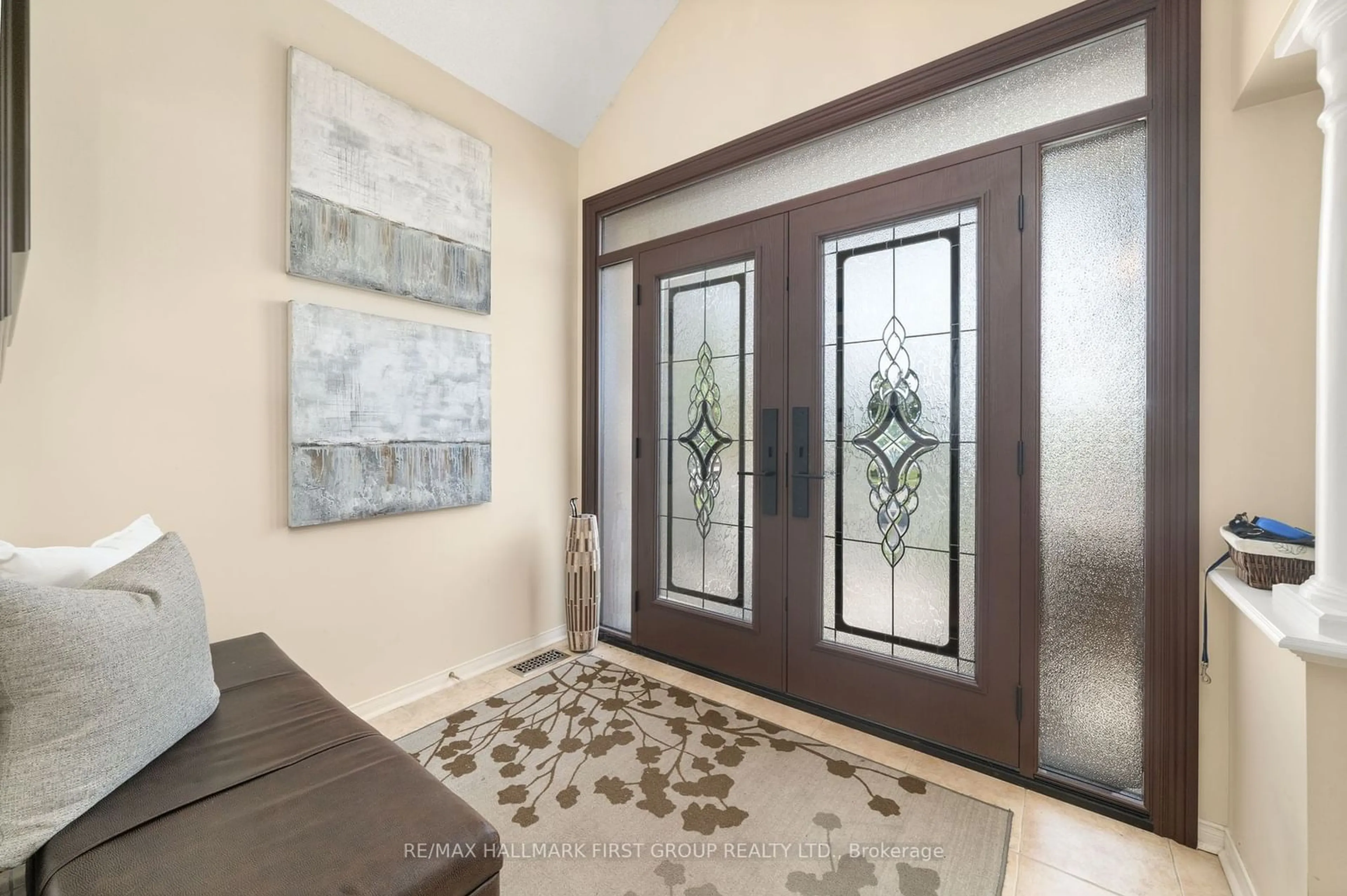 Indoor entryway for 52 Jarvis Dr, Port Hope Ontario L1A 4K5