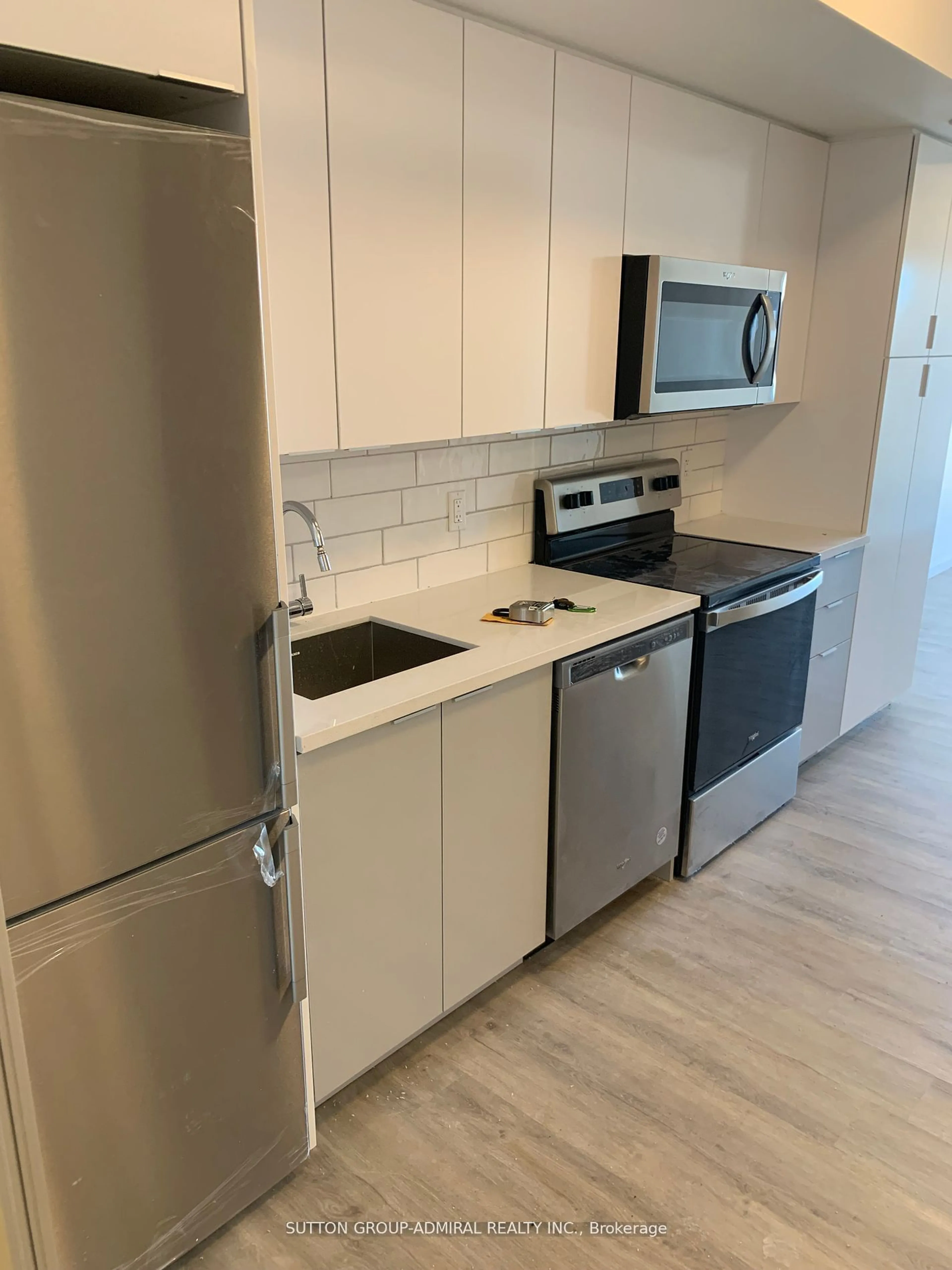 Standard kitchen for 7 Erie Ave #305, Brantford Ontario N3S 0K5