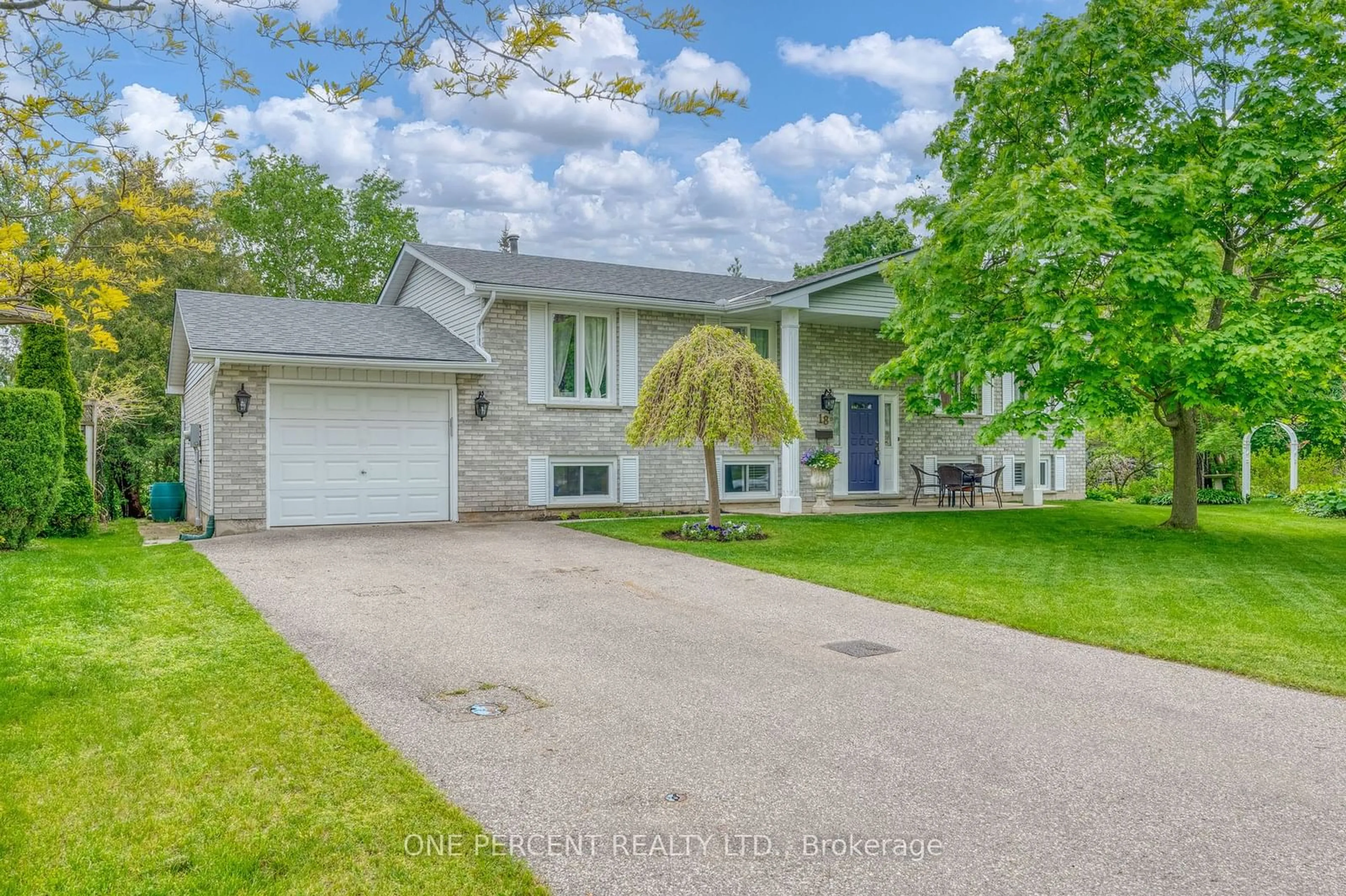 Frontside or backside of a home for 18 Ilona Crt, Brantford Ontario N3R 7N2