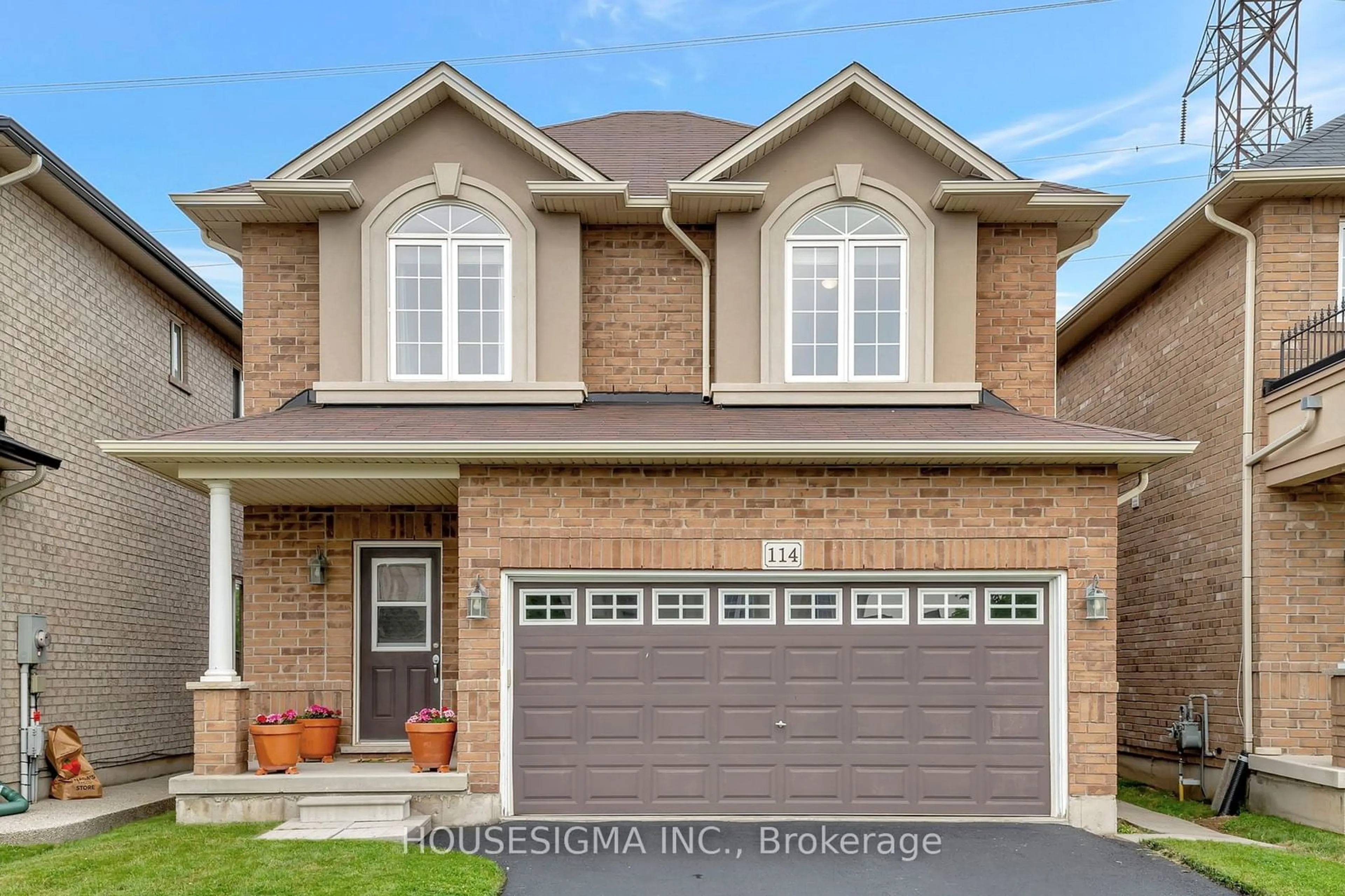 Home with brick exterior material for 114 Irwin Ave, Hamilton Ontario L9K 0G1