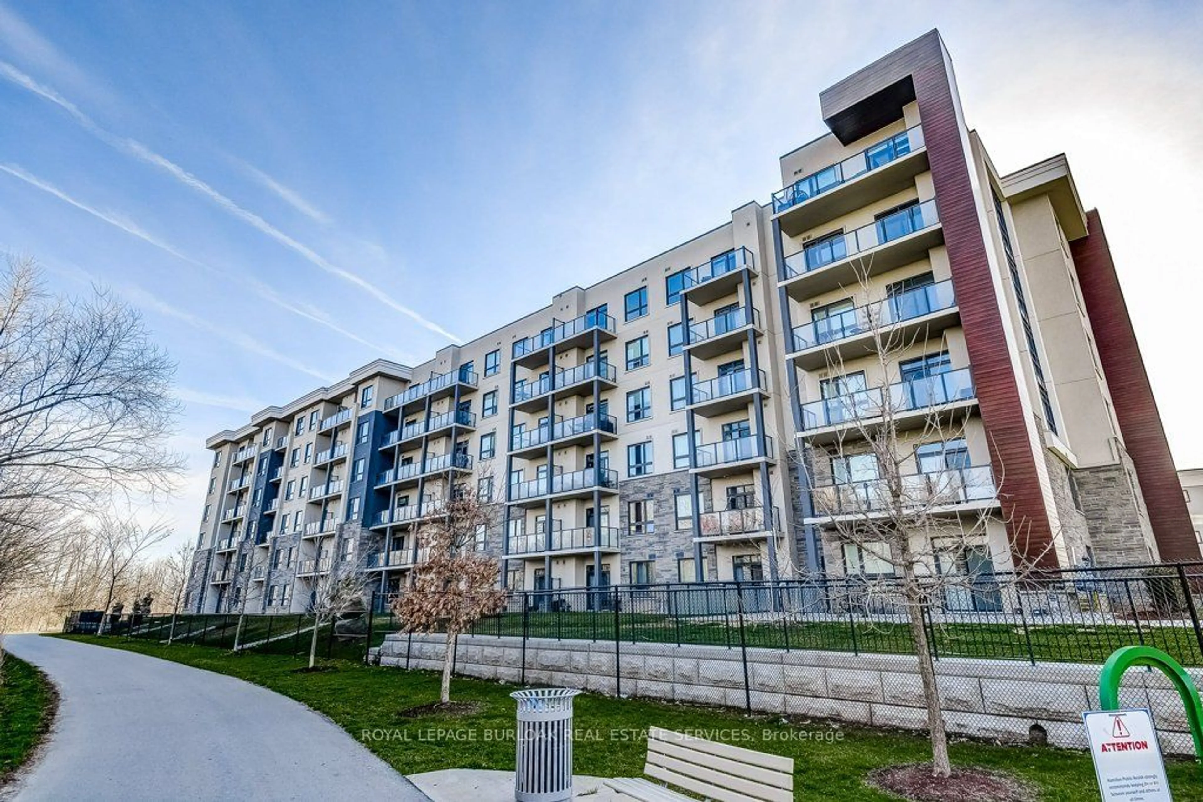 A pic from exterior of the house or condo for 125 Shoreview Pl #627, Hamilton Ontario L8E 0K3